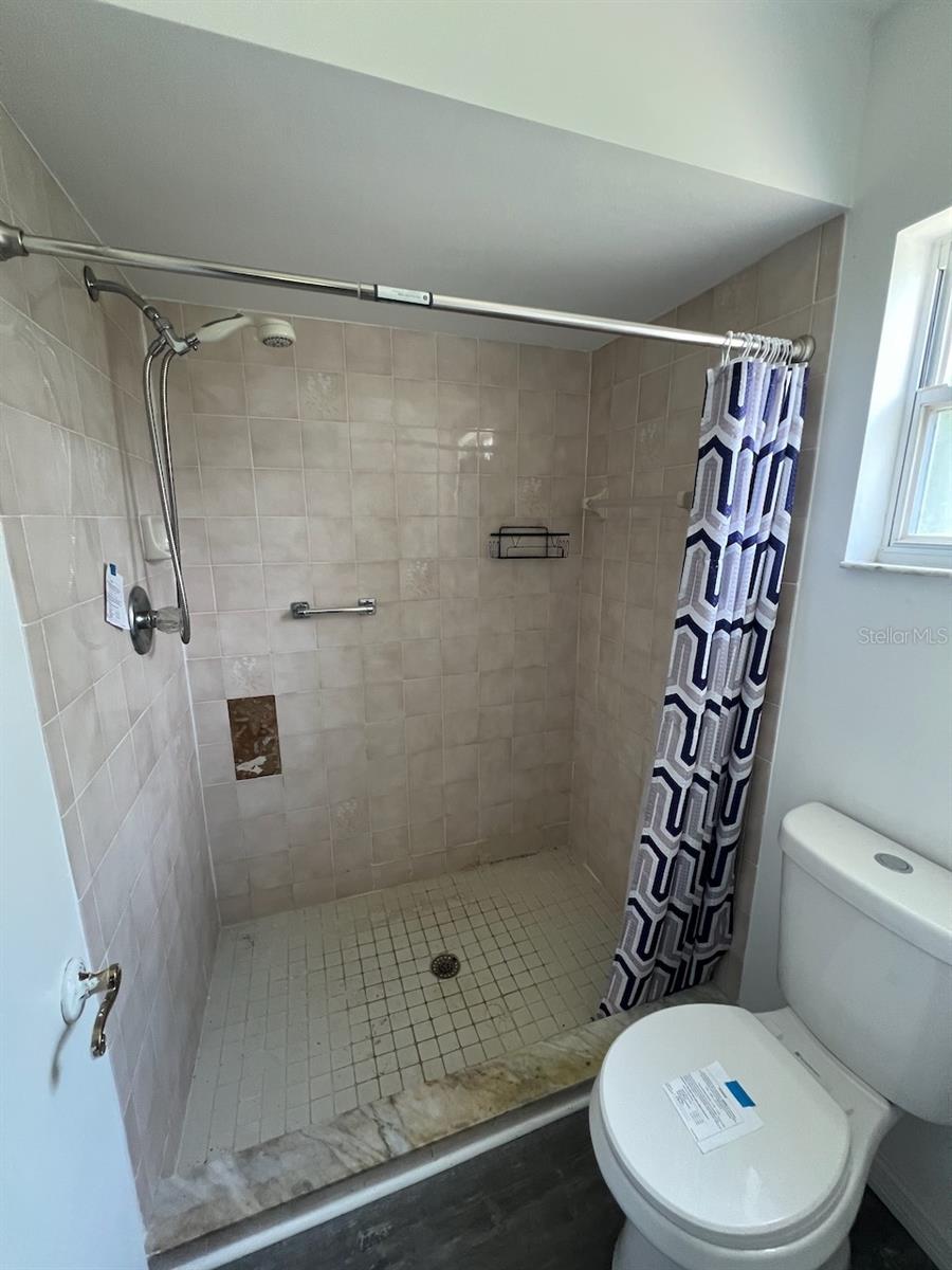 2024 Lime Tree Dr Property Photo 7