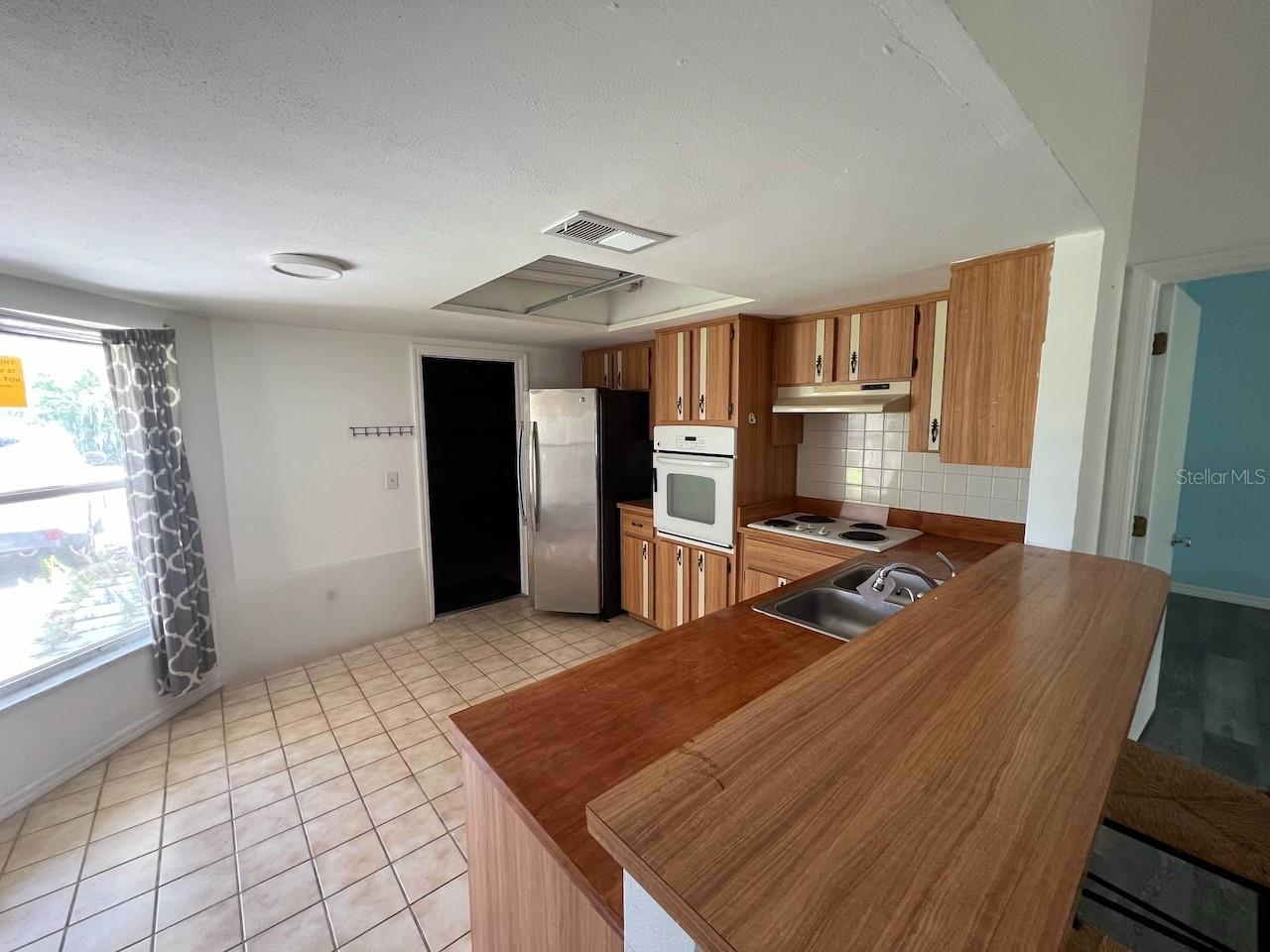 2024 Lime Tree Dr Property Photo 8