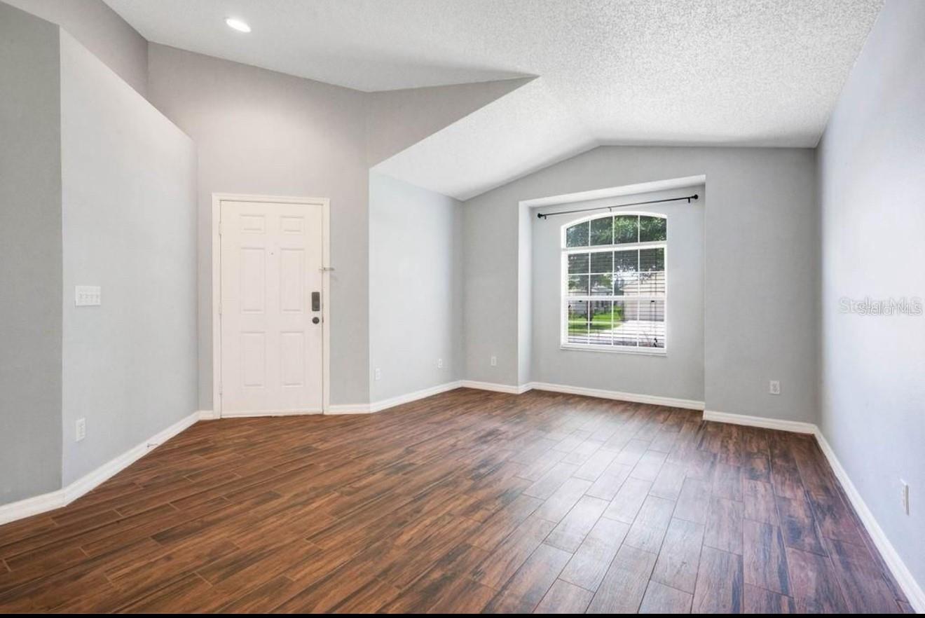 14795 Yorkshire Run Dr Property Photo 2