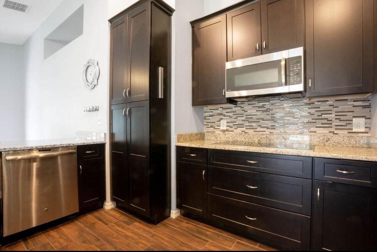 14795 Yorkshire Run Dr Property Photo 9
