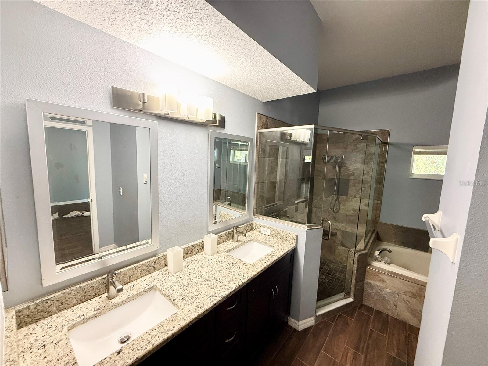 14795 Yorkshire Run Dr Property Photo 12