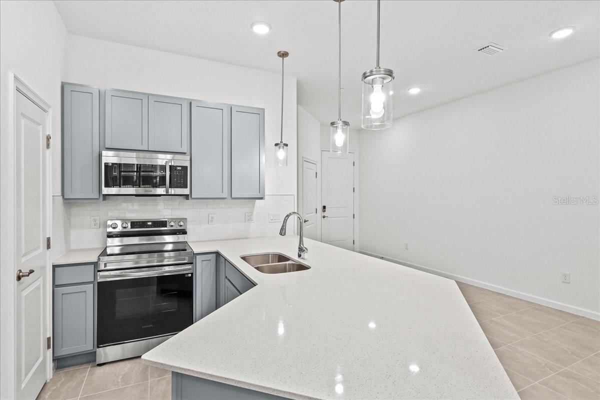 10525 Ebb Tide Ln Property Photo 11