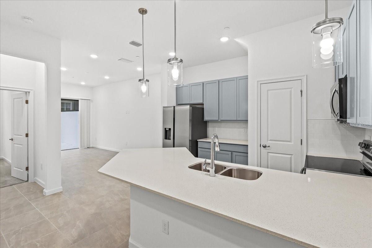 10525 Ebb Tide Ln Property Photo 14