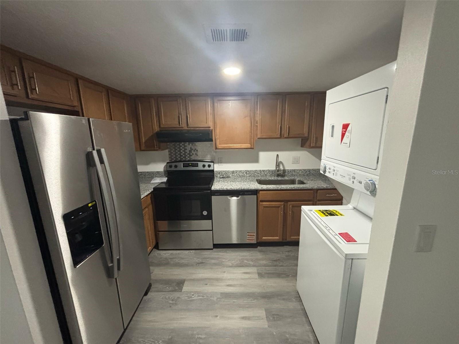 5930 Village Cir #ge Property Photo 6