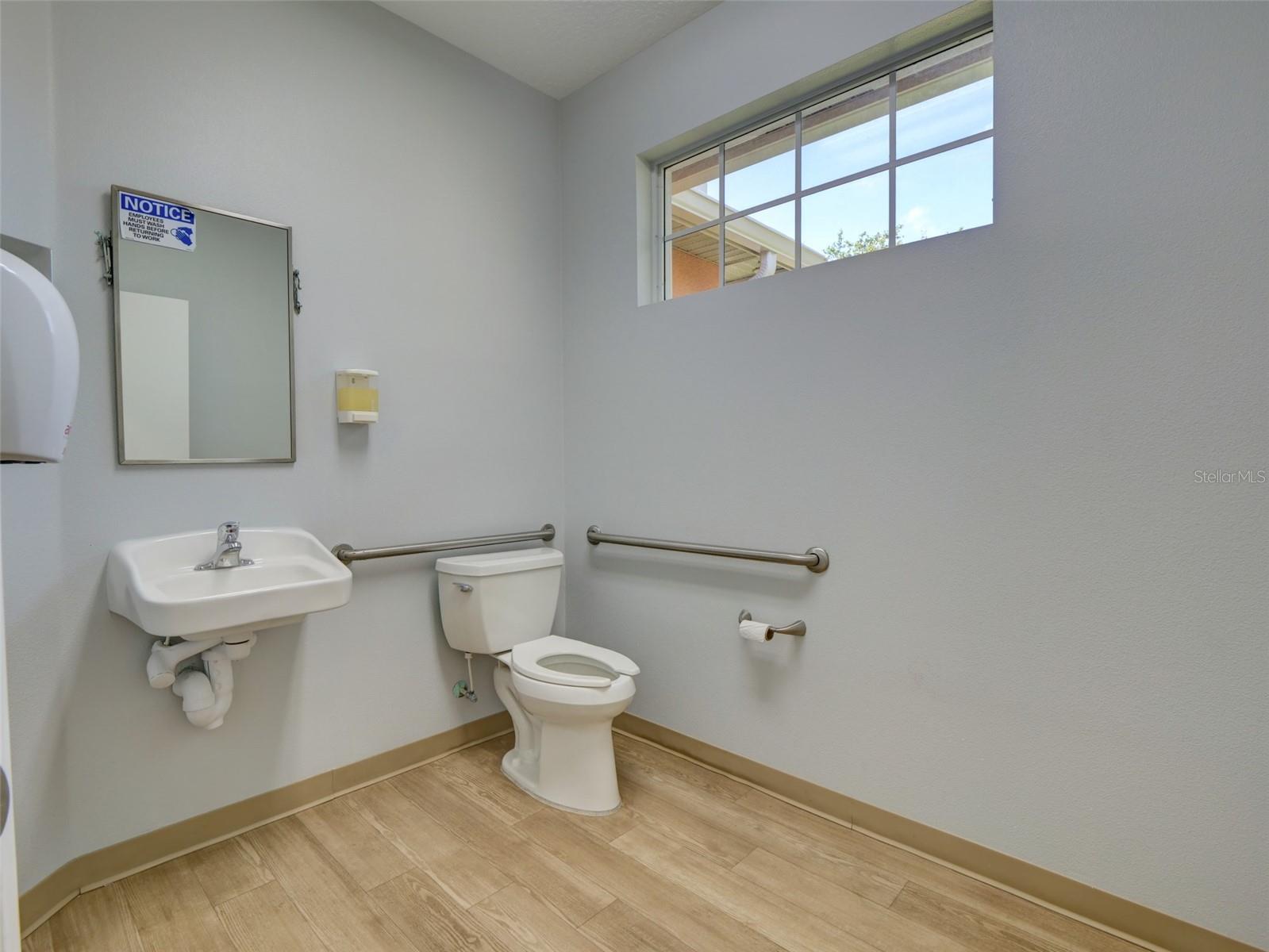 733 S Goldenrod Rd Property Photo 15