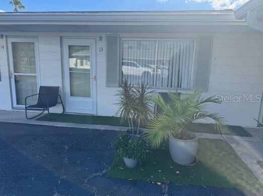 525 MANATEE CT #13 Property Photo 1