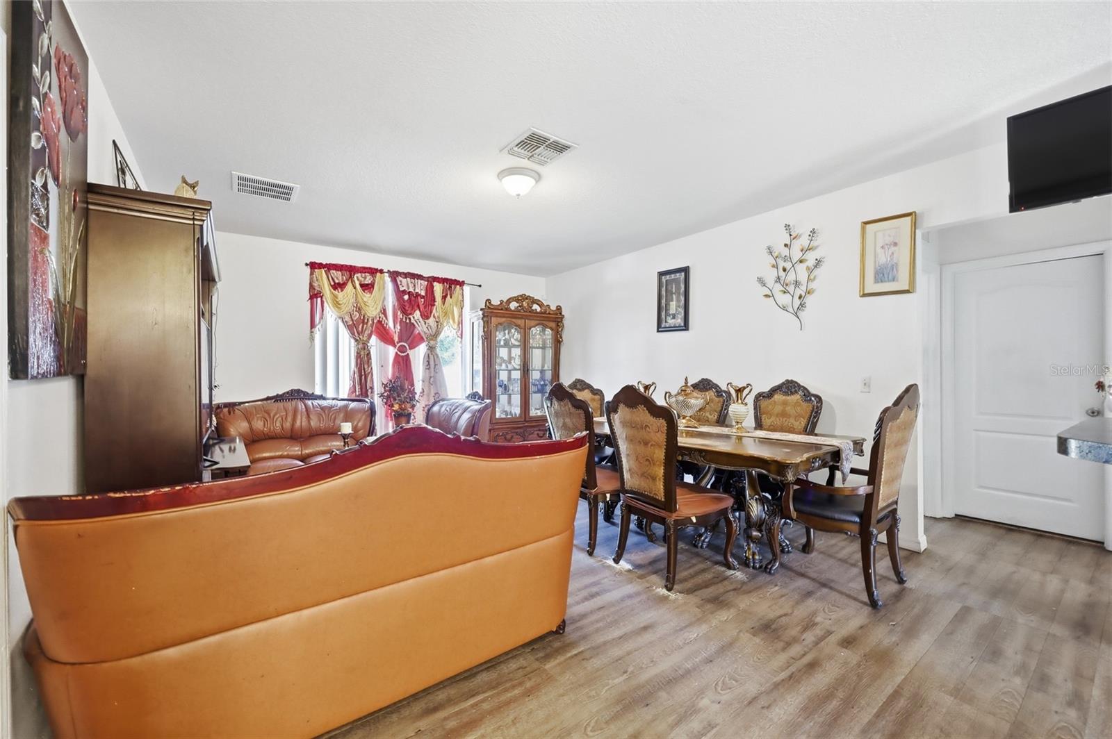 7878 Tanbier Dr Property Photo 10