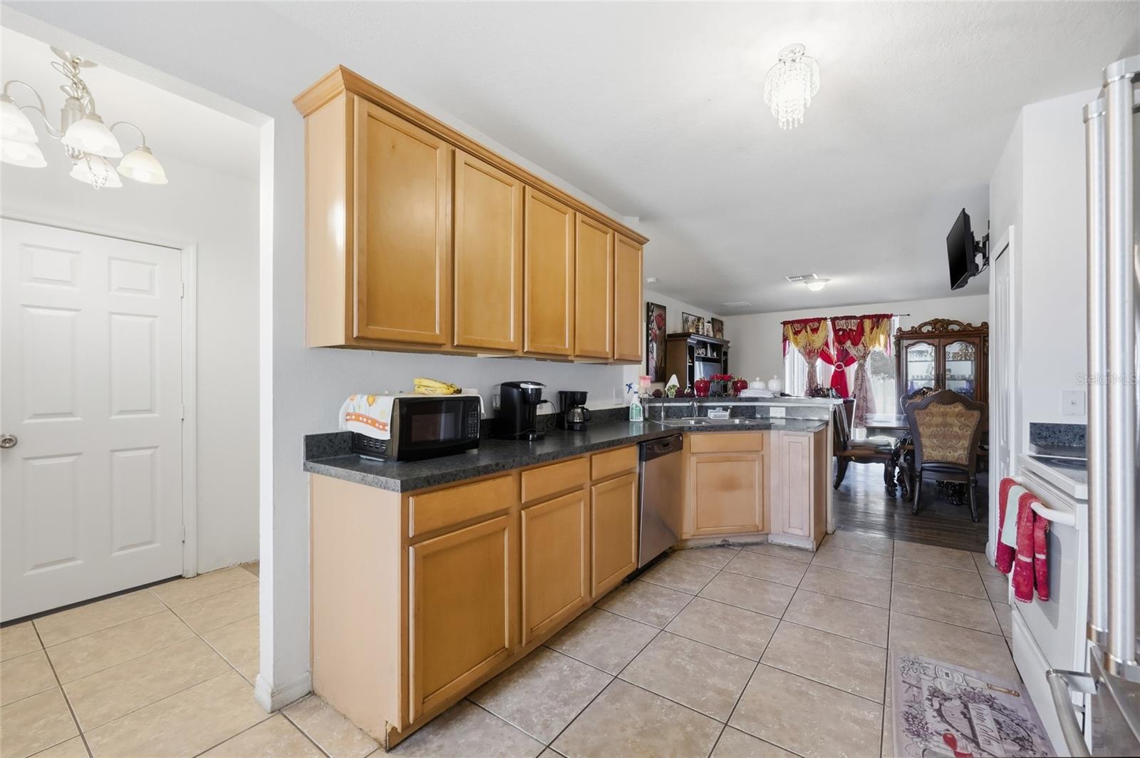 7878 Tanbier Dr Property Photo 14
