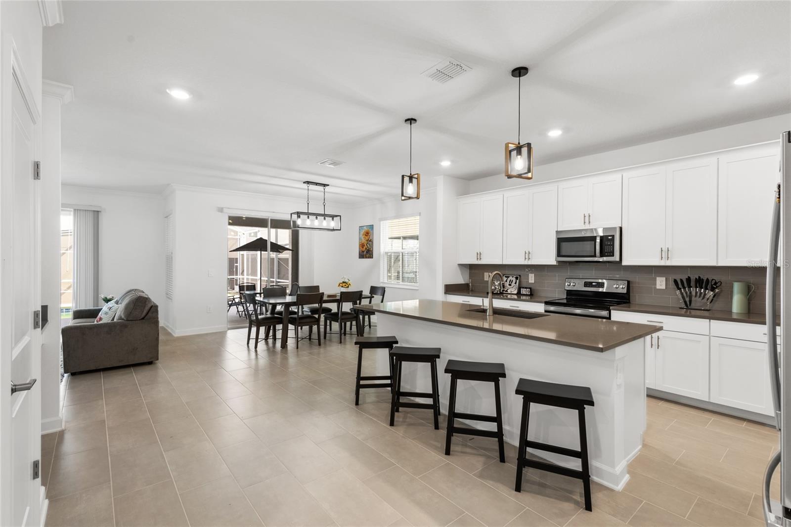 8931 Takeaway Way Property Photo 6