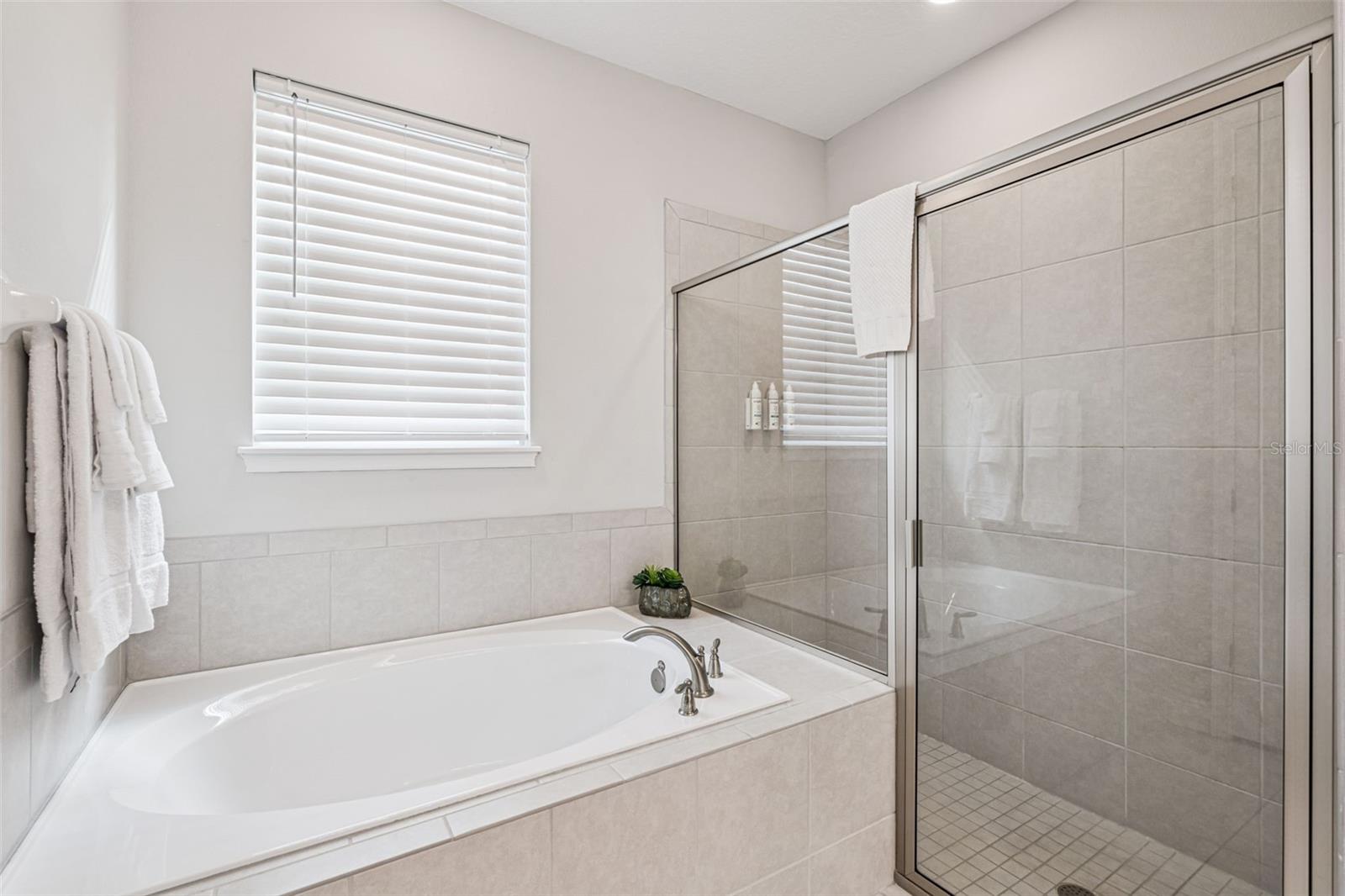 7649 Fairfax Dr Property Photo 32