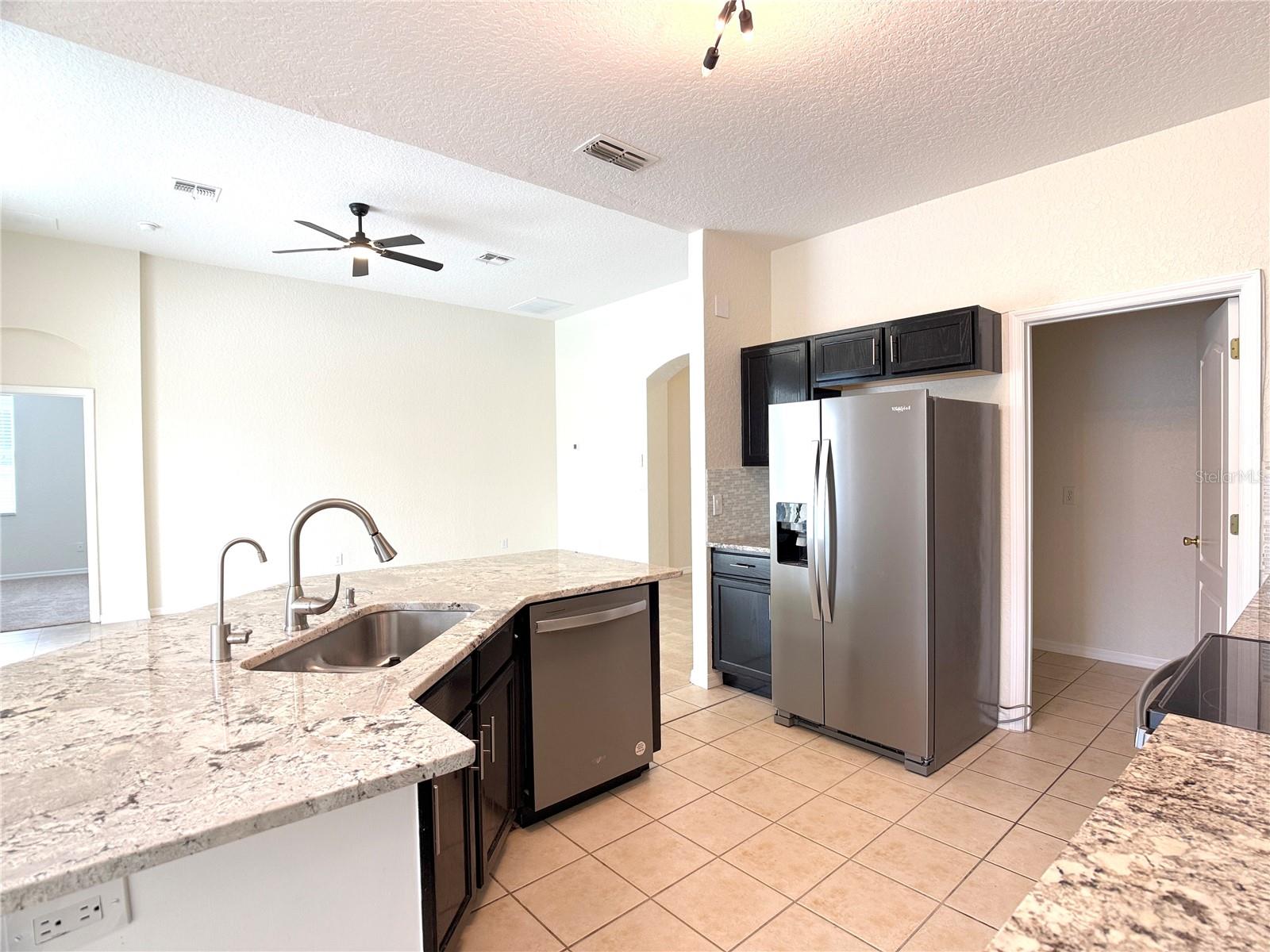 1131 N Hampton Dr Property Photo 4
