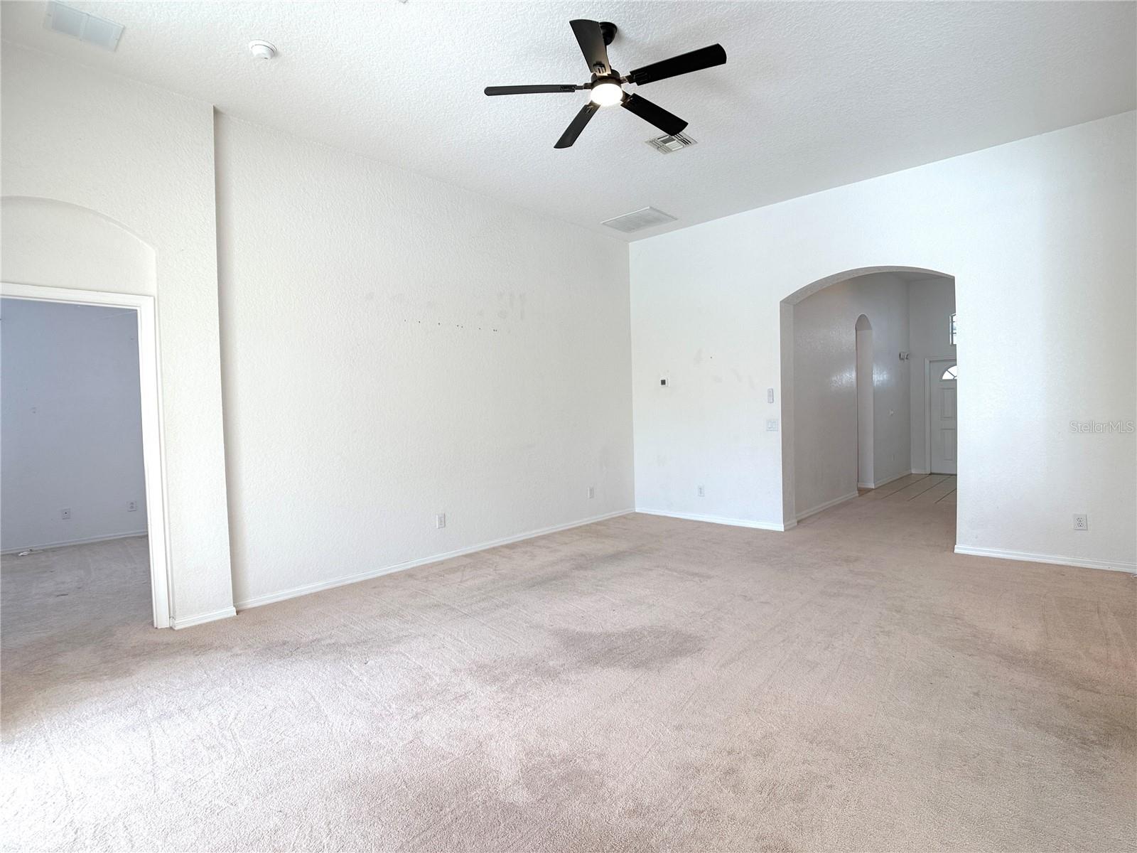 1131 N Hampton Dr Property Photo 9