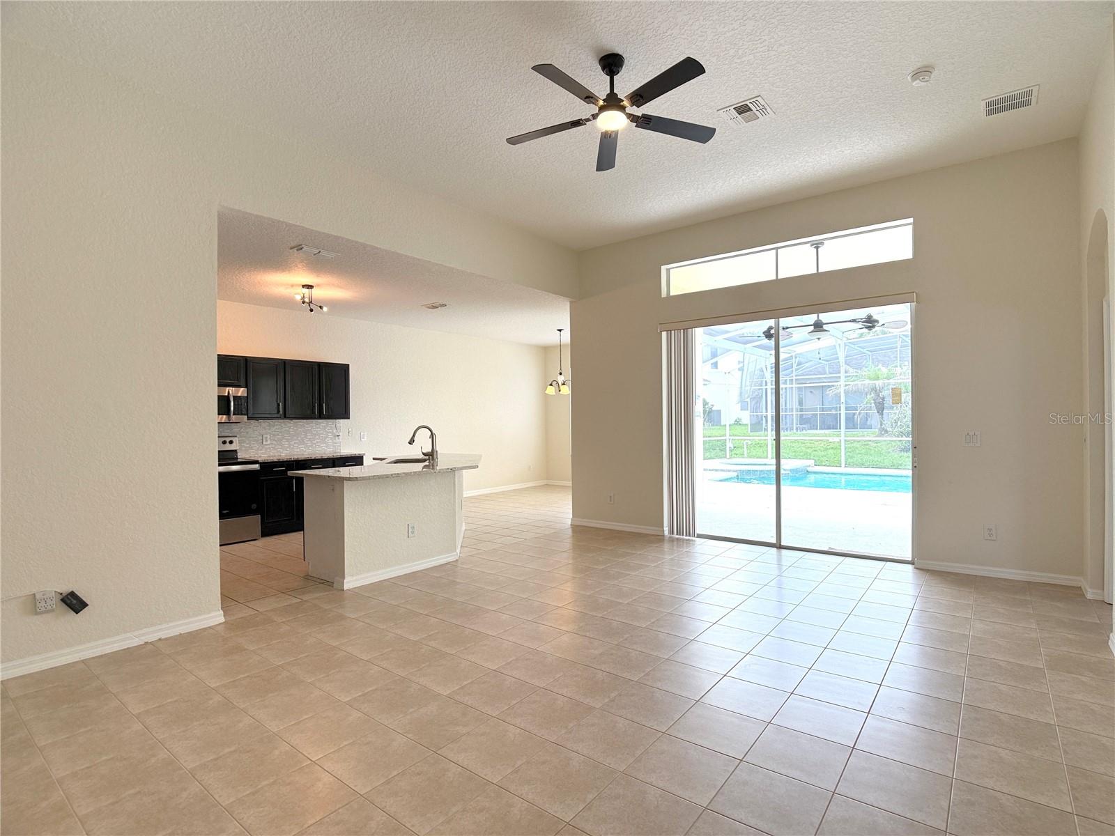 1131 N Hampton Dr Property Photo 12