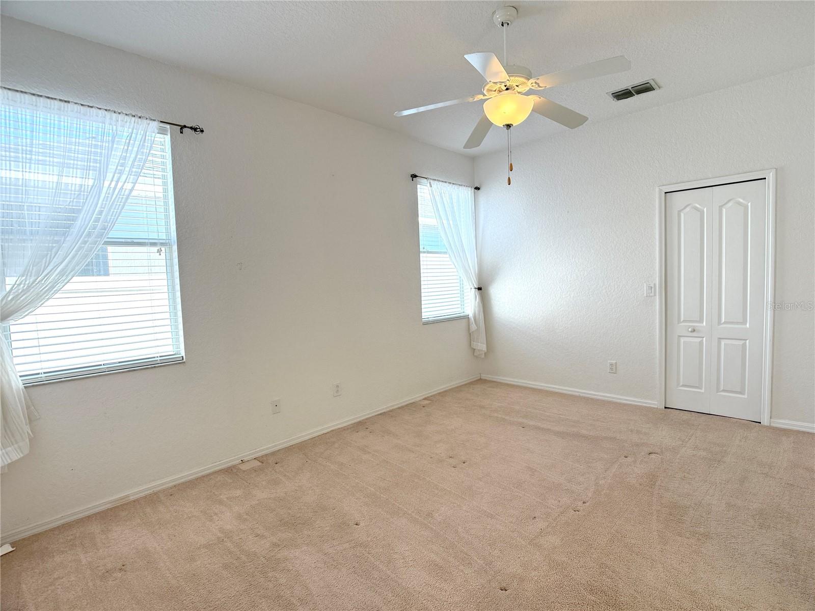 1131 N Hampton Dr Property Photo 14