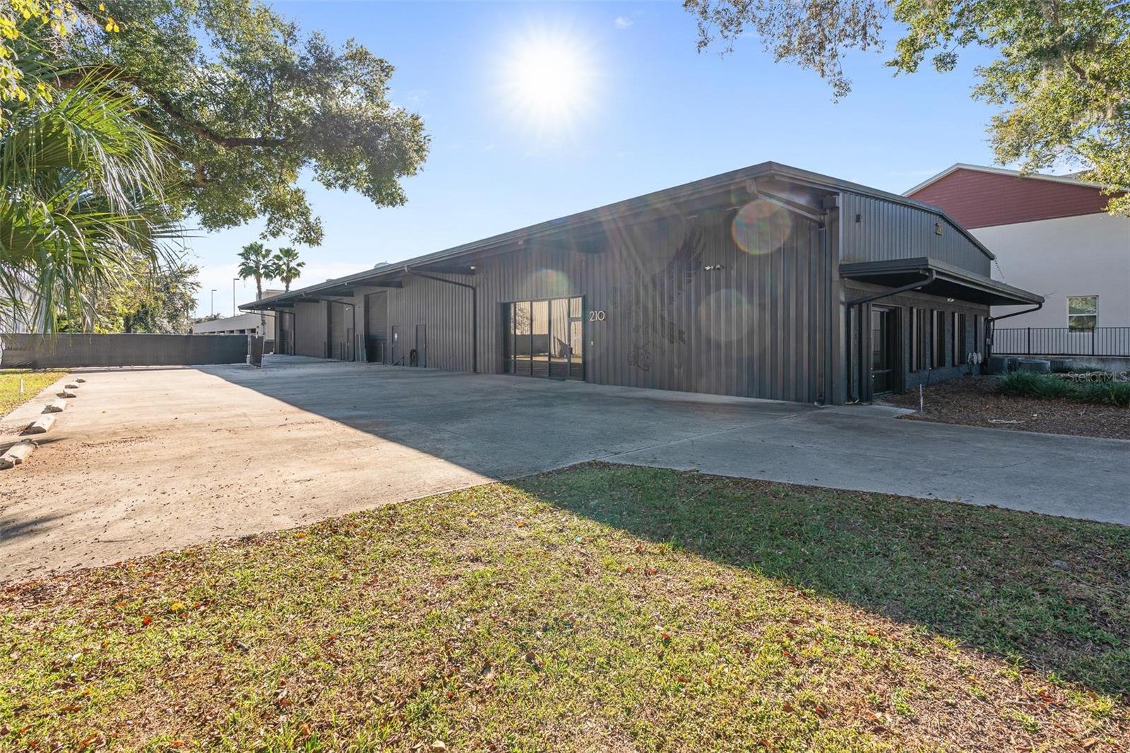 220 E Palmetto Ave Property Photo 10