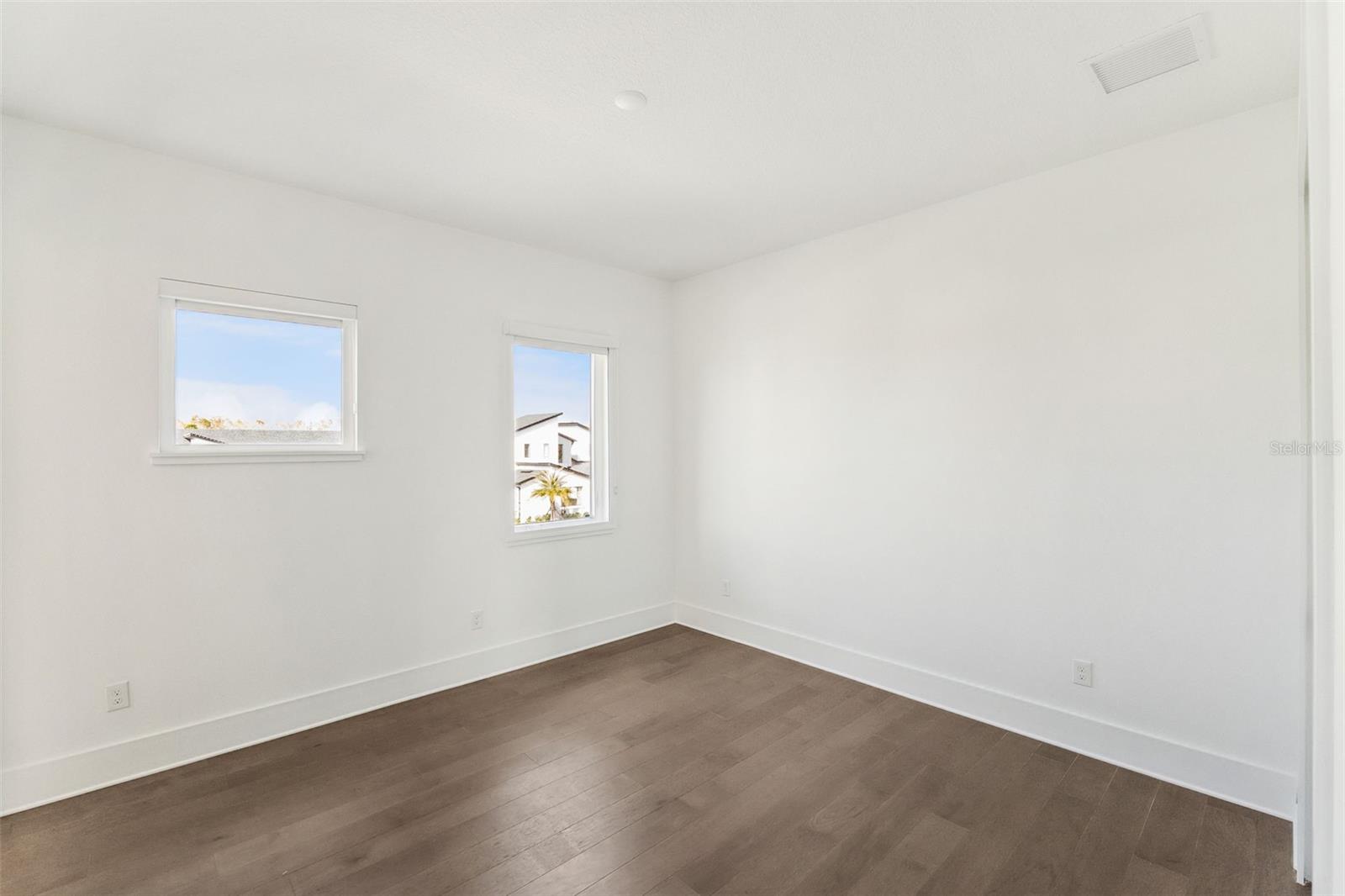 9720 Laurel Berry Dr Property Photo 27