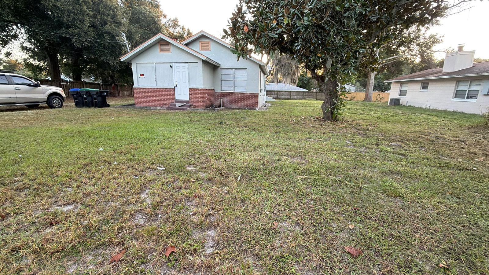 229 S Candler Ave Property Photo 2