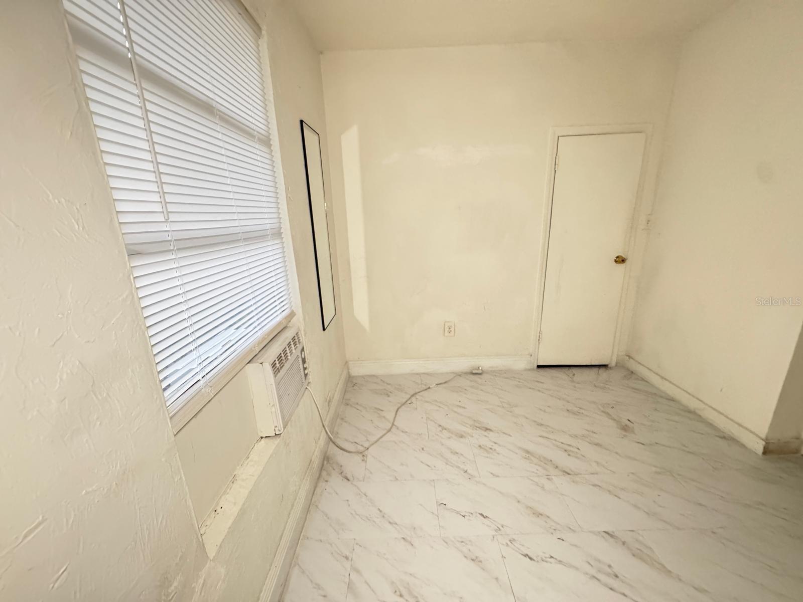229 S Candler Ave Property Photo 13