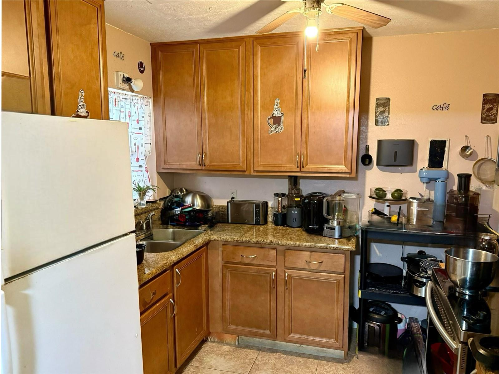 6233 Balboa Dr Property Photo 2
