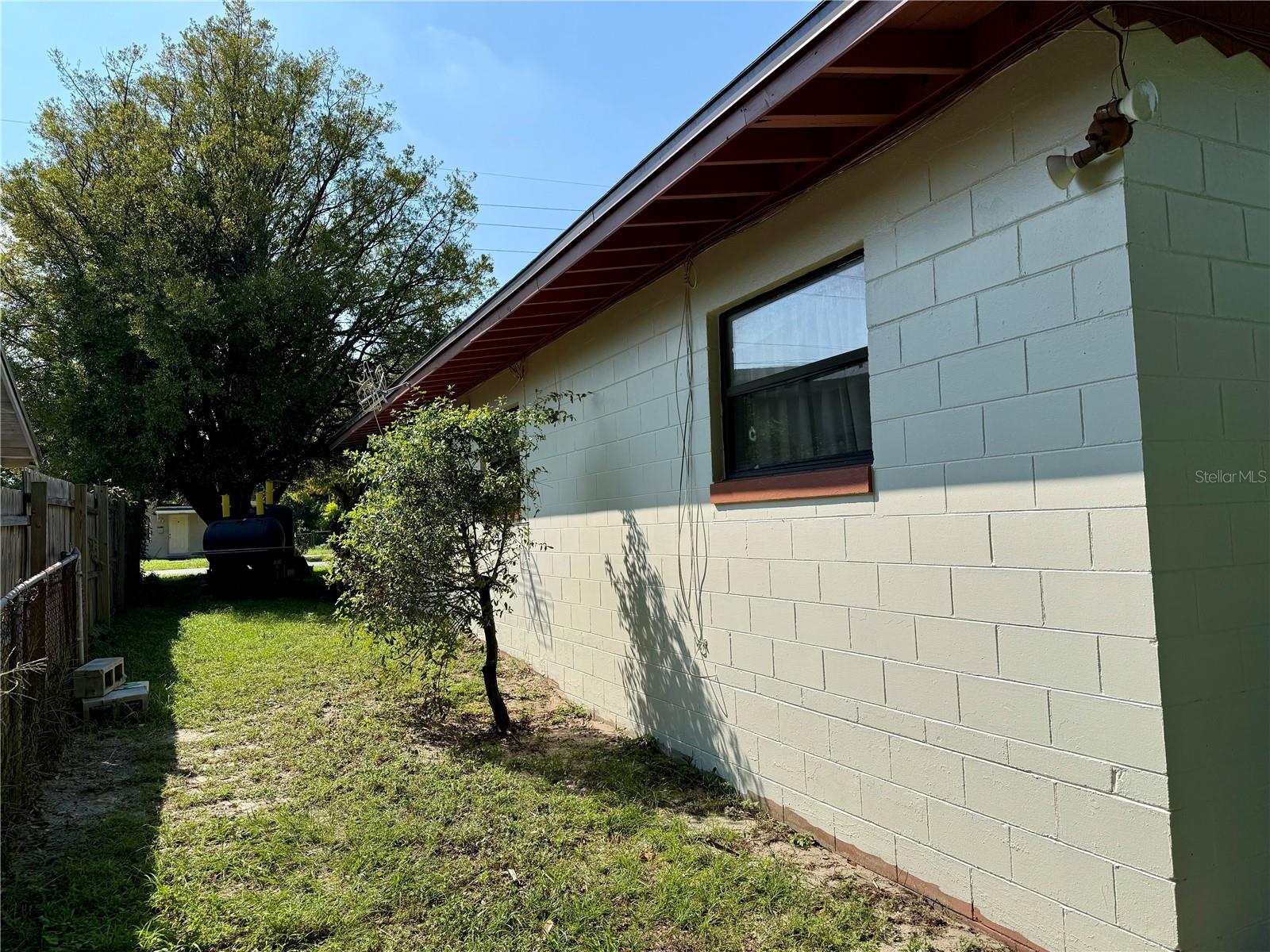 6233 Balboa Dr Property Photo 15