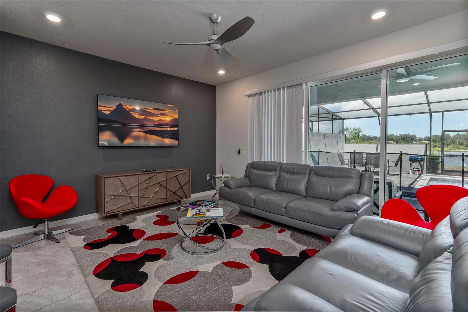 7163 Oakmoss Loop Property Photo 6
