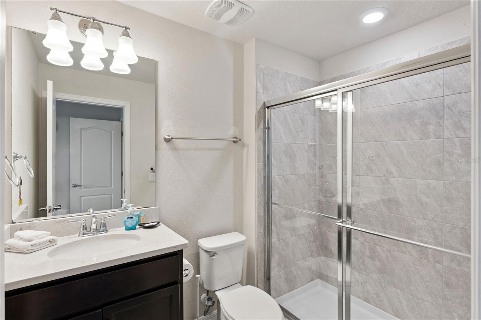 7163 Oakmoss Loop Property Photo 33