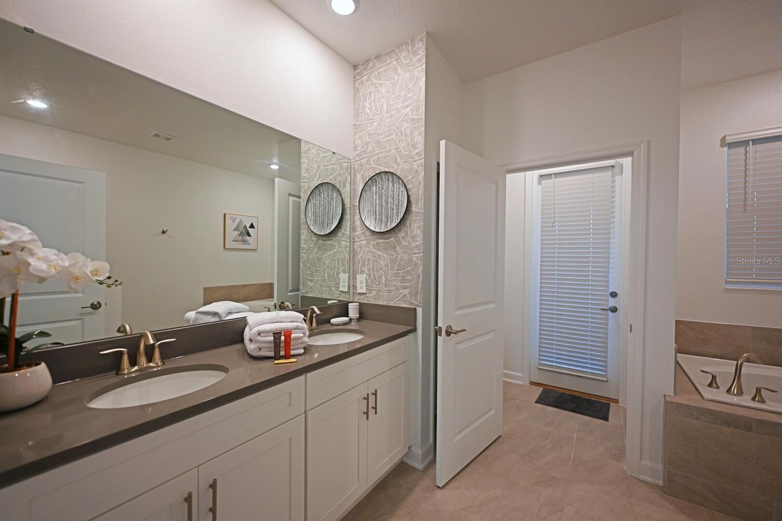 4221 Paragraph Dr Property Photo 27