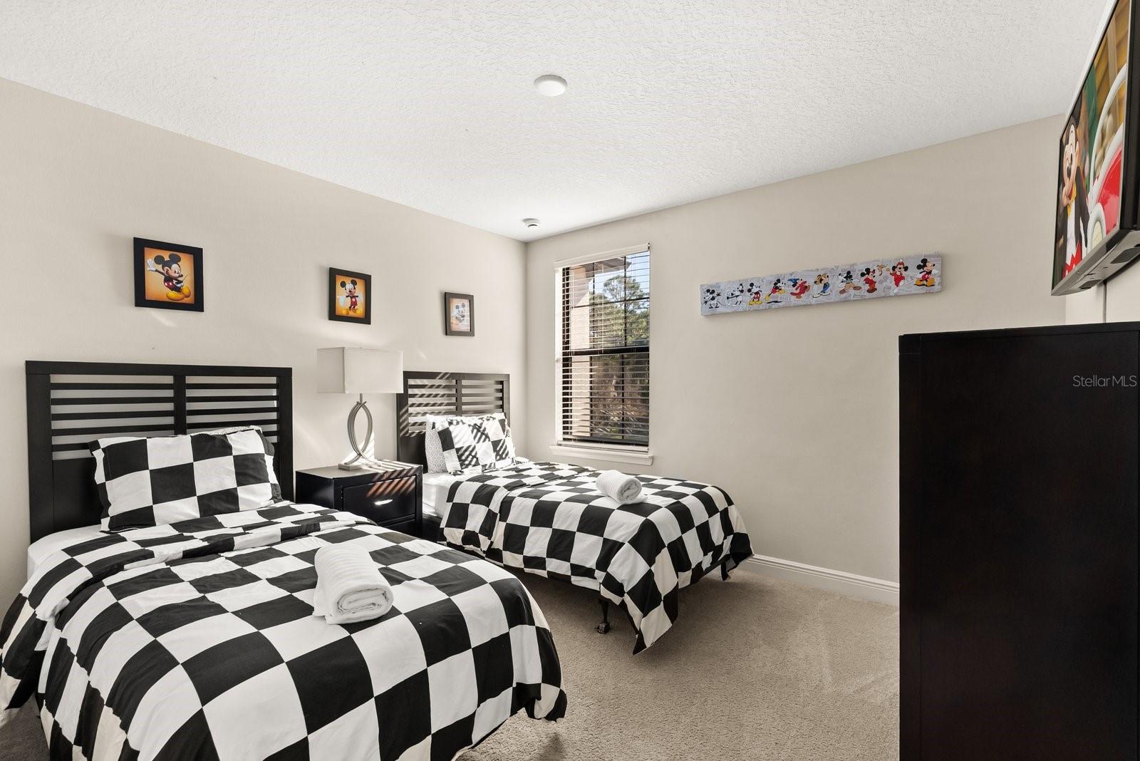 8193 Roseville Blvd Property Photo 15