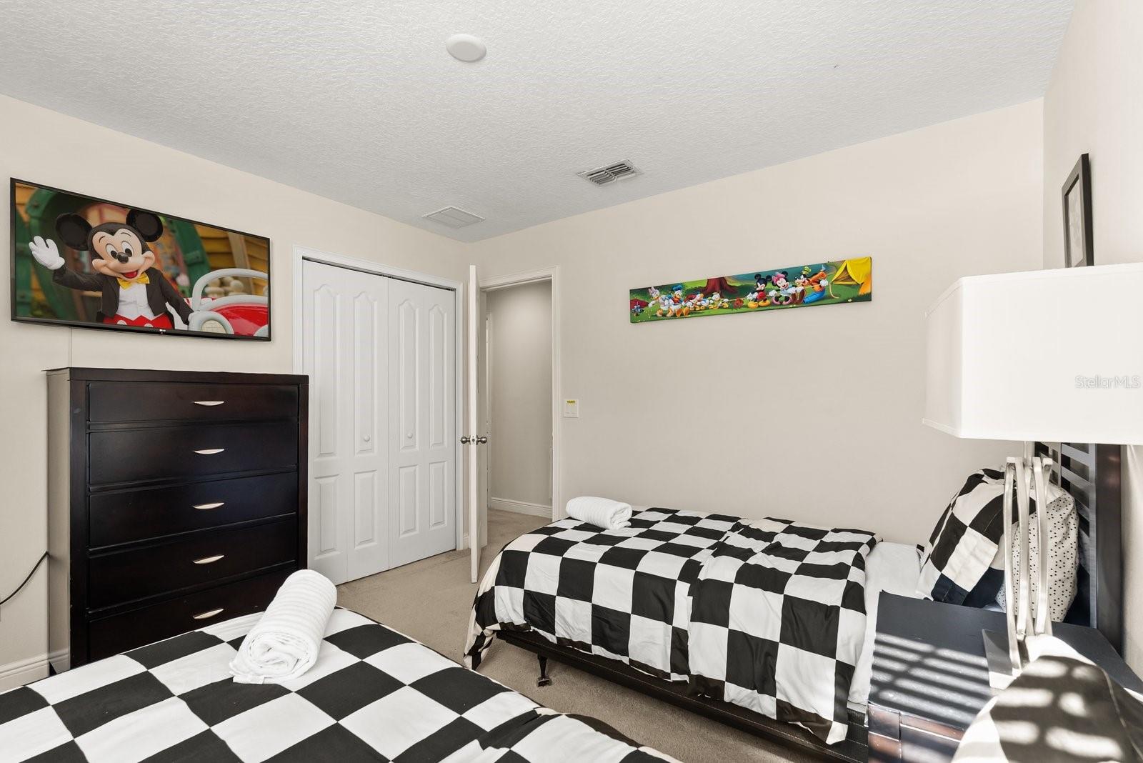 8193 Roseville Blvd Property Photo 16
