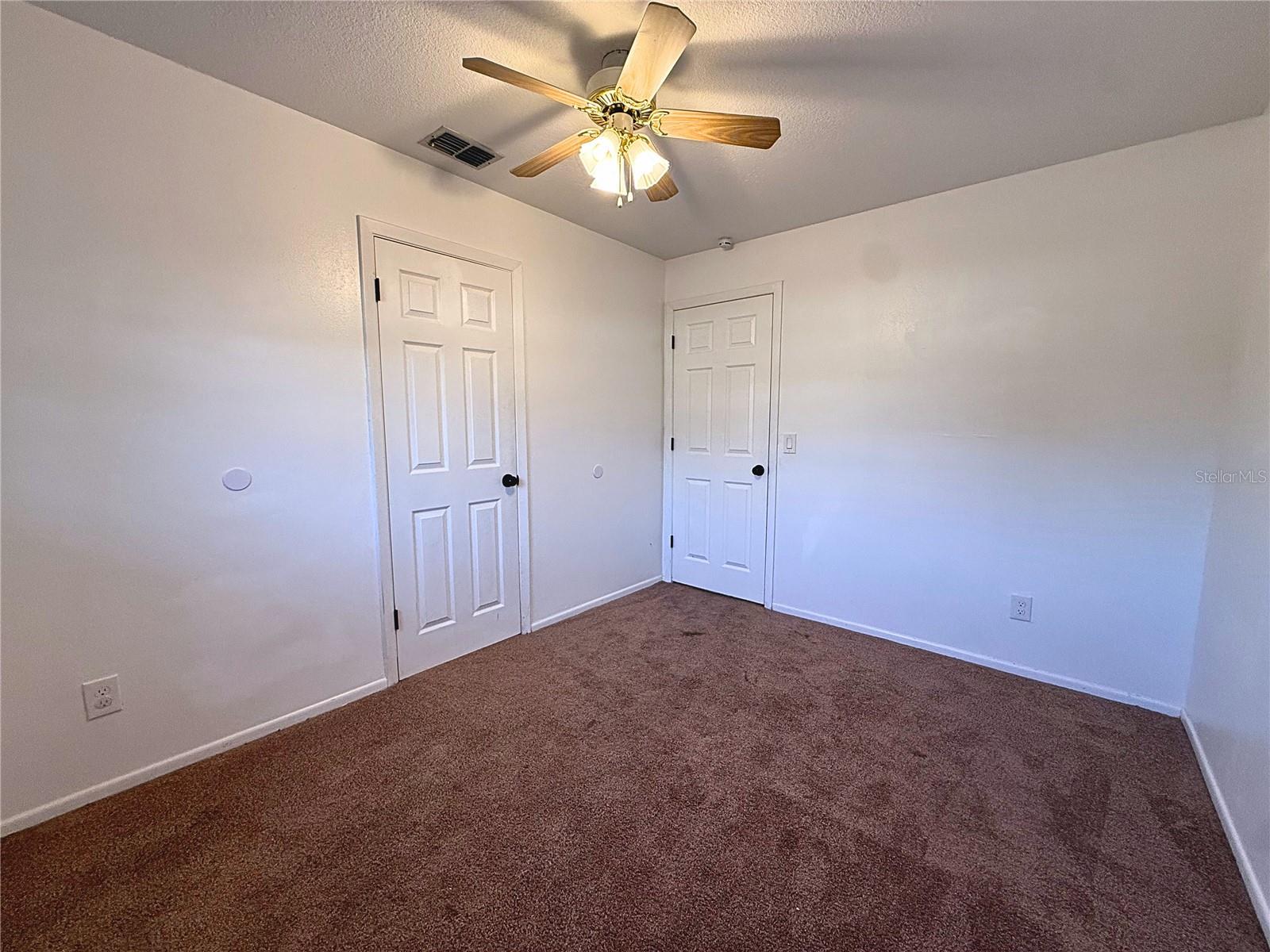 926 Everett St Property Photo 15