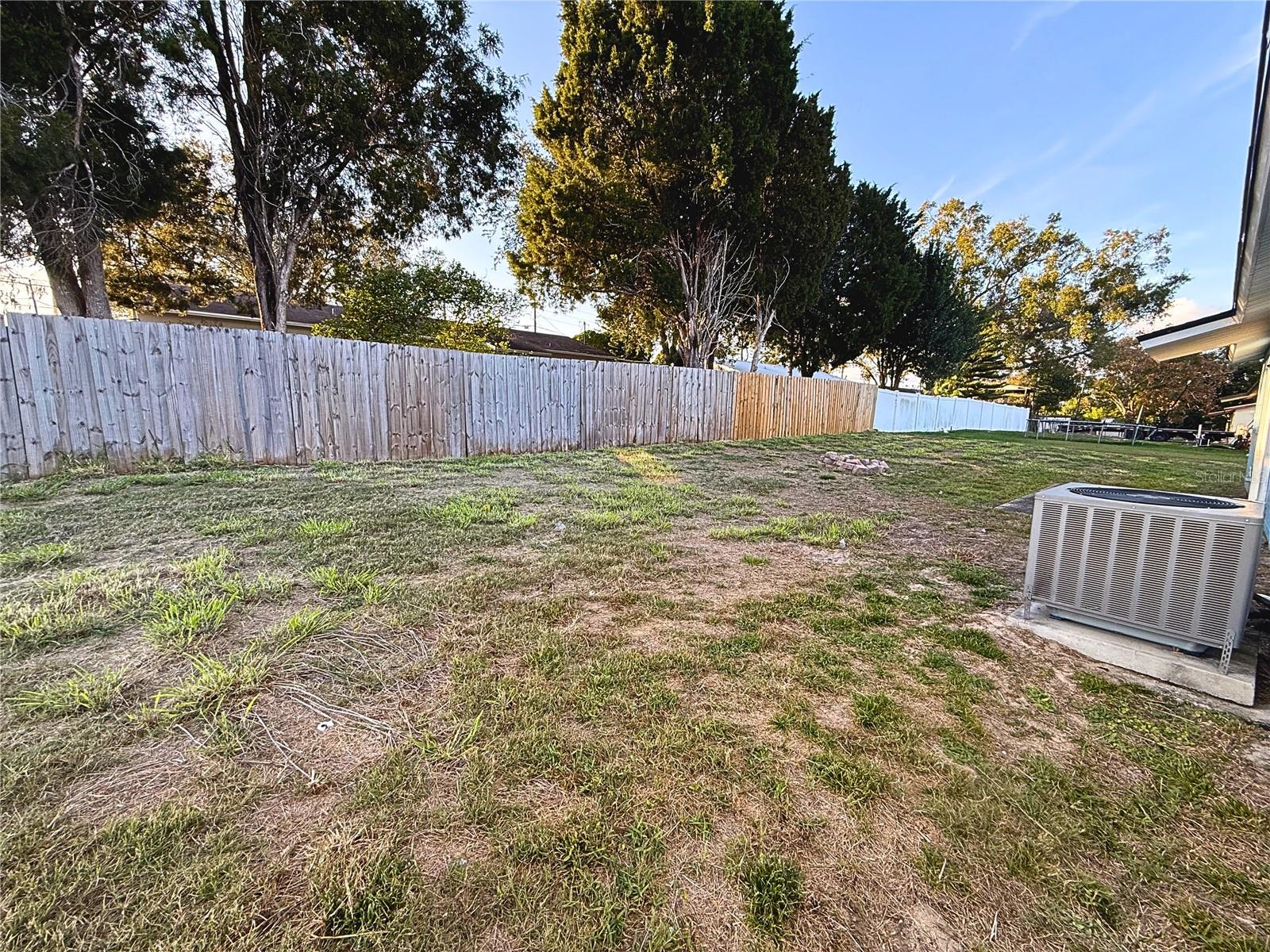 926 Everett St Property Photo 24