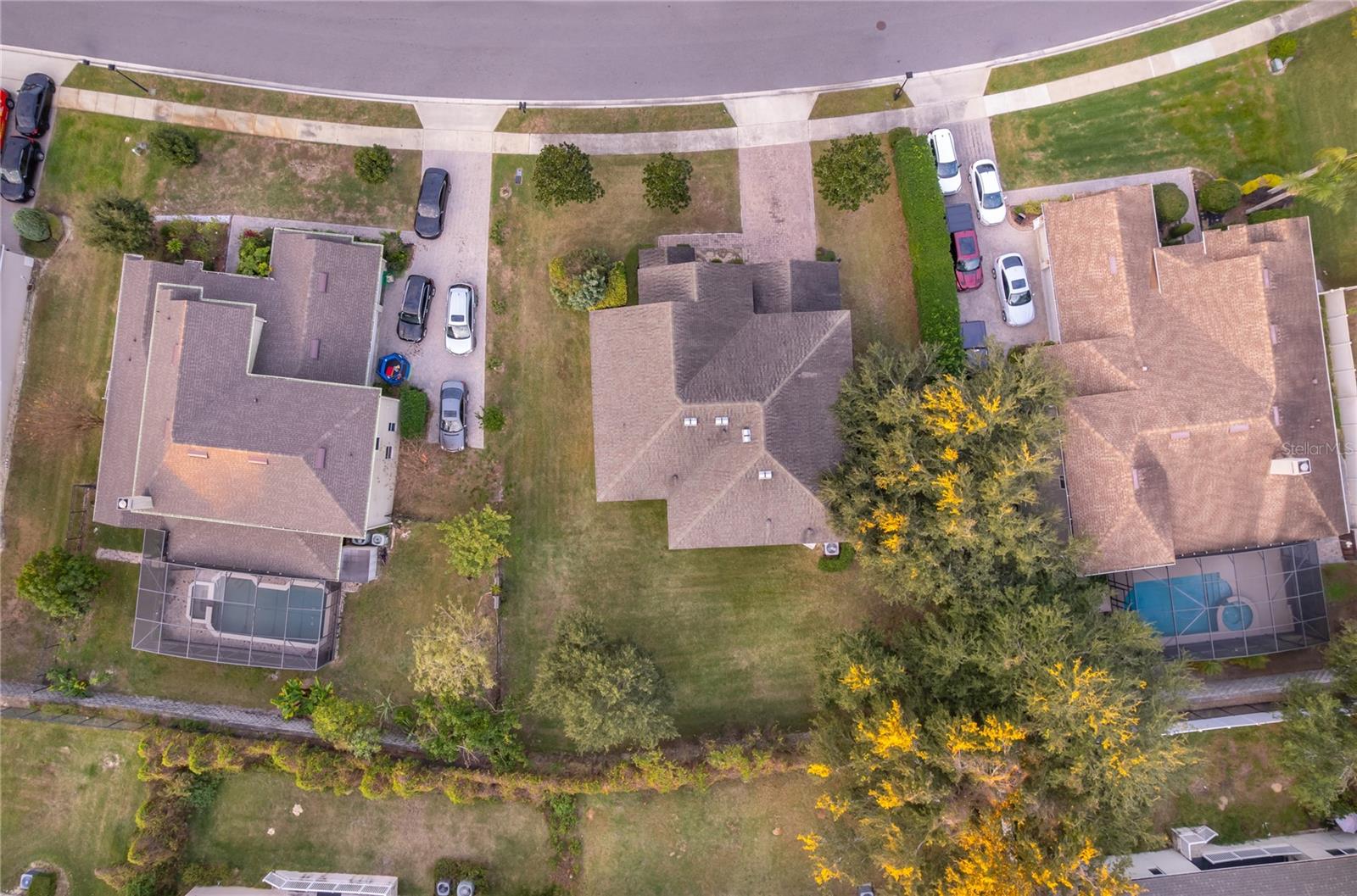 891 Cavan Dr Property Photo 4