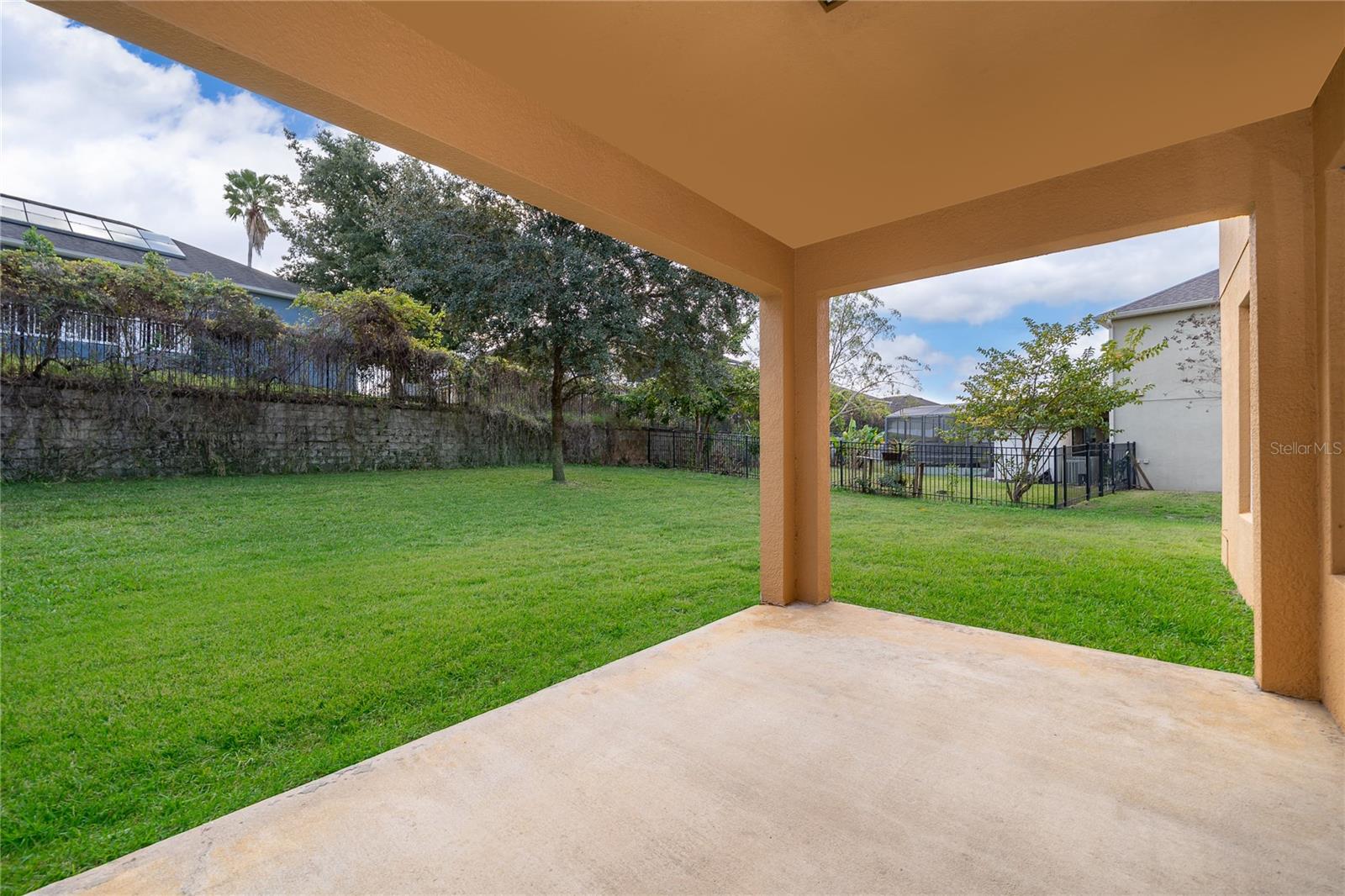 891 Cavan Dr Property Photo 25