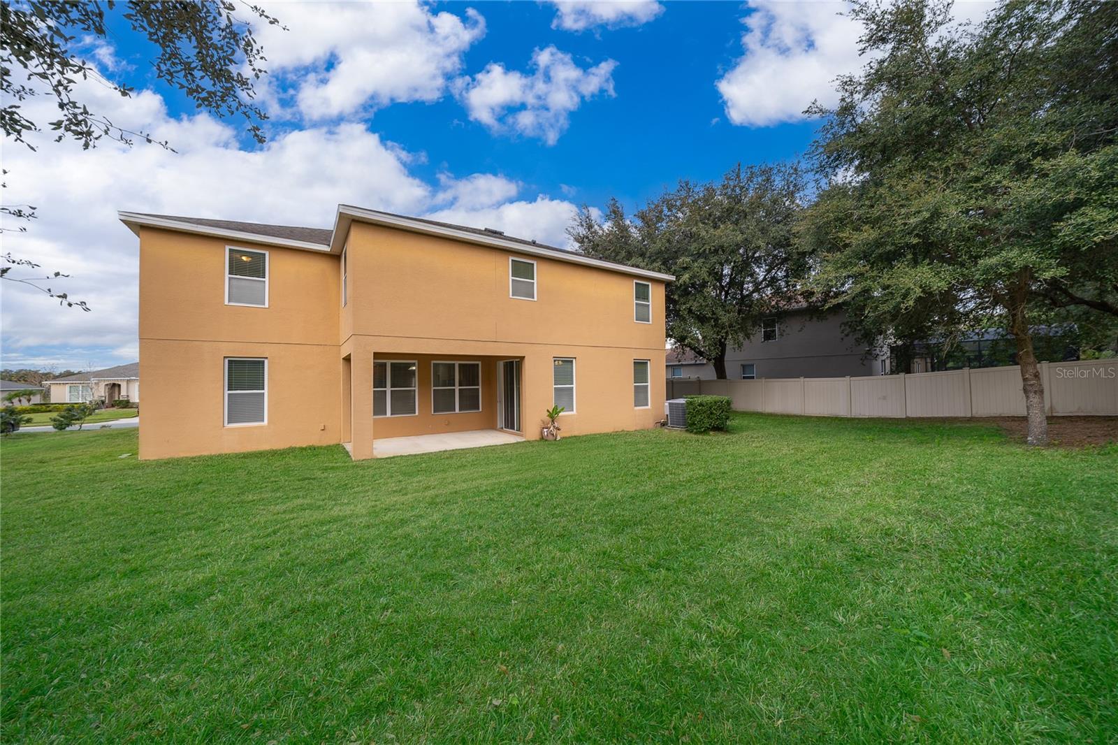 891 Cavan Dr Property Photo 27