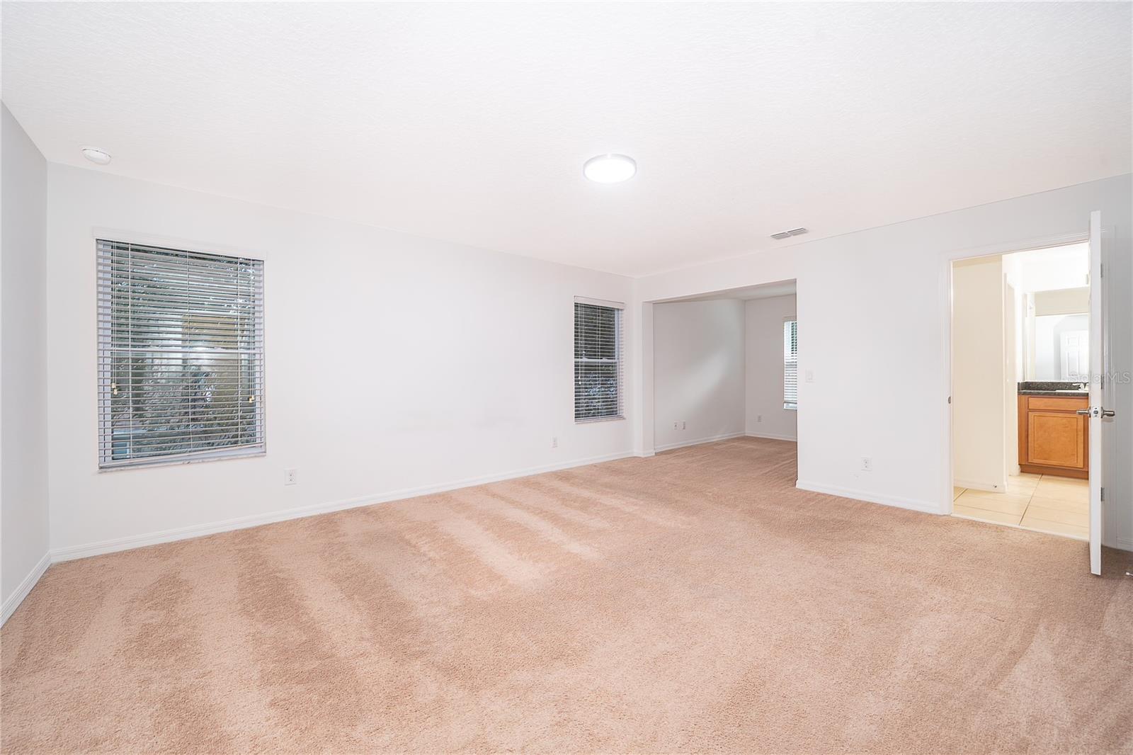 891 Cavan Dr Property Photo 35