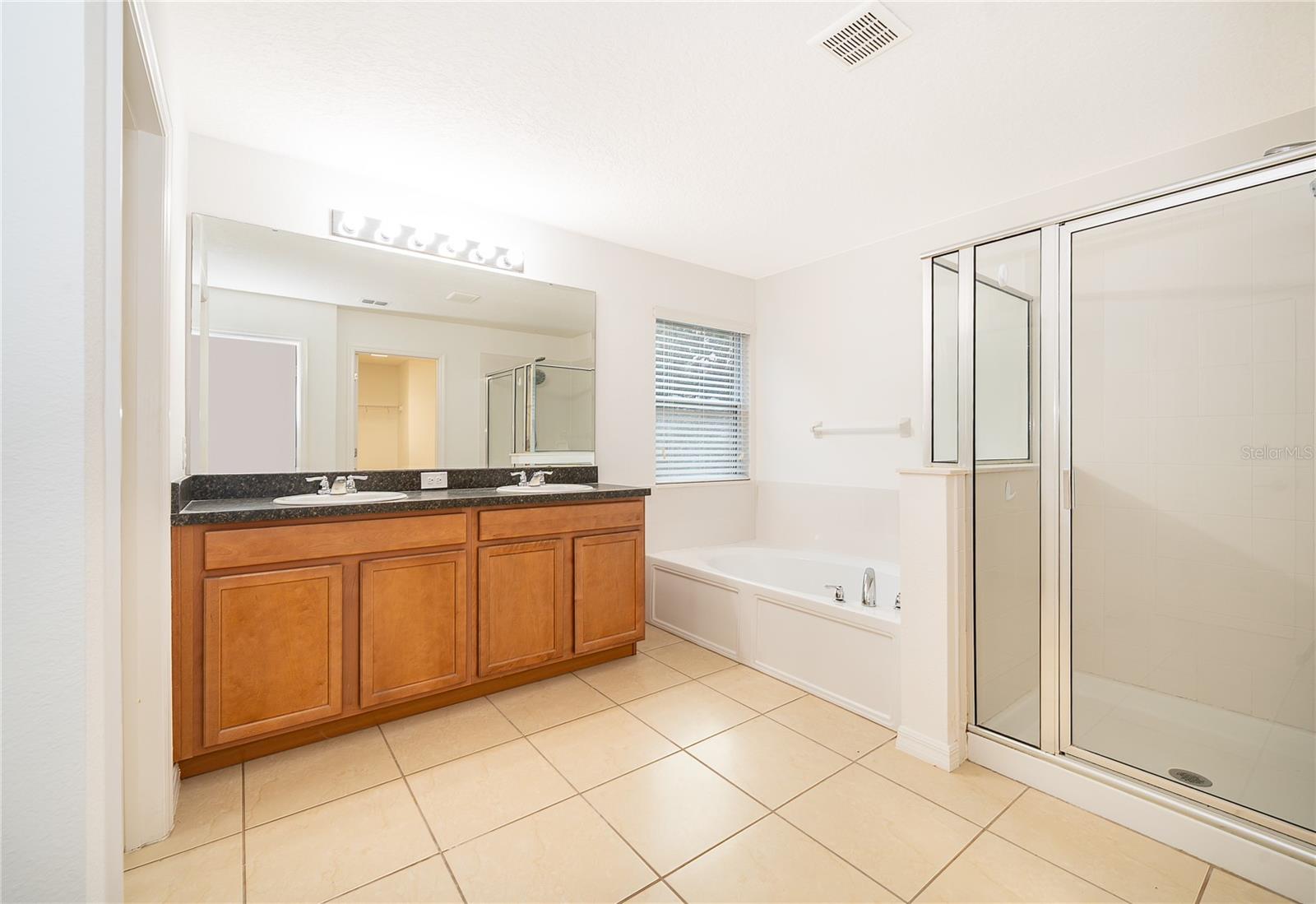 891 Cavan Dr Property Photo 37