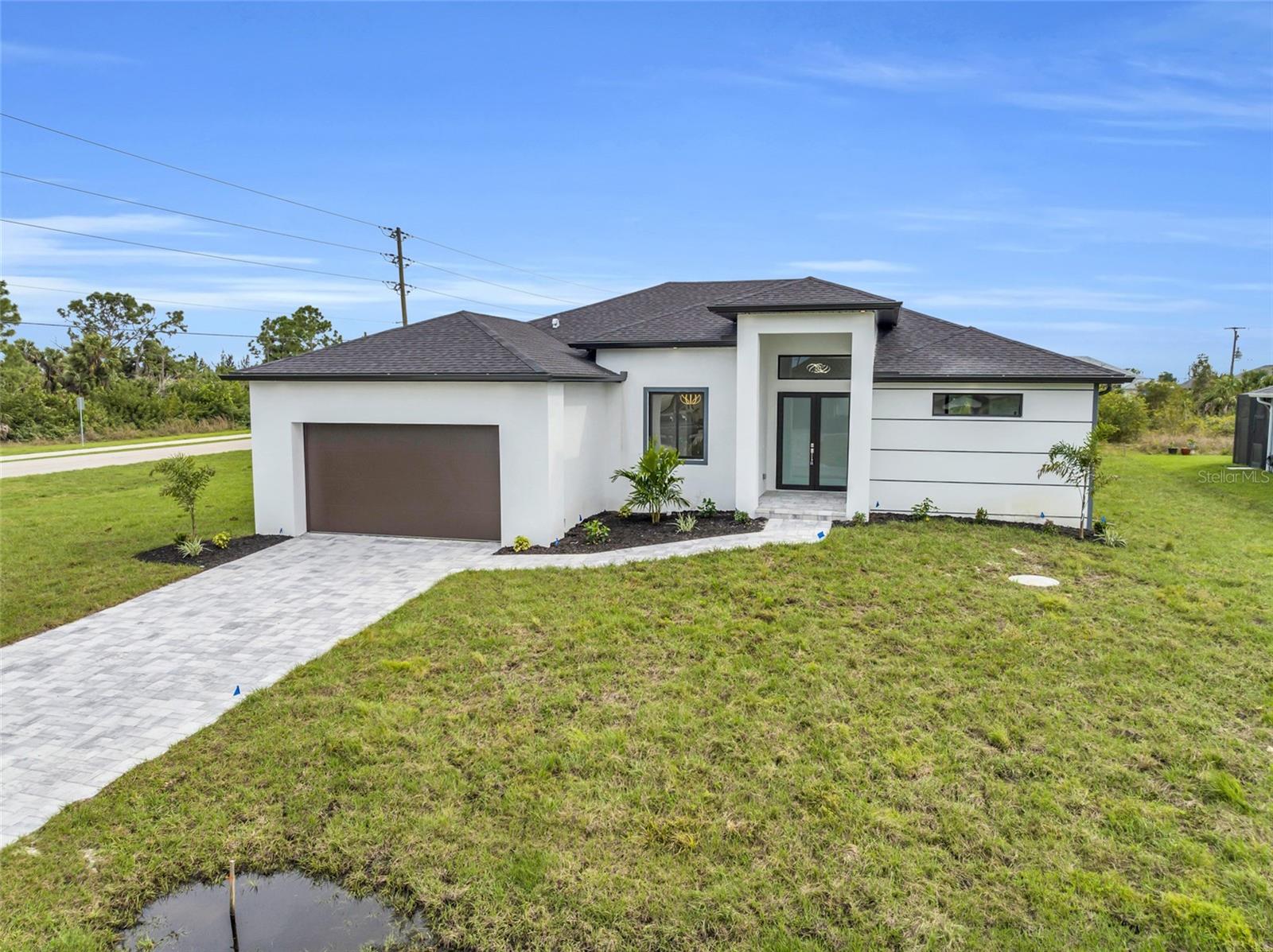 15401 Aqua Cir Property Photo 3