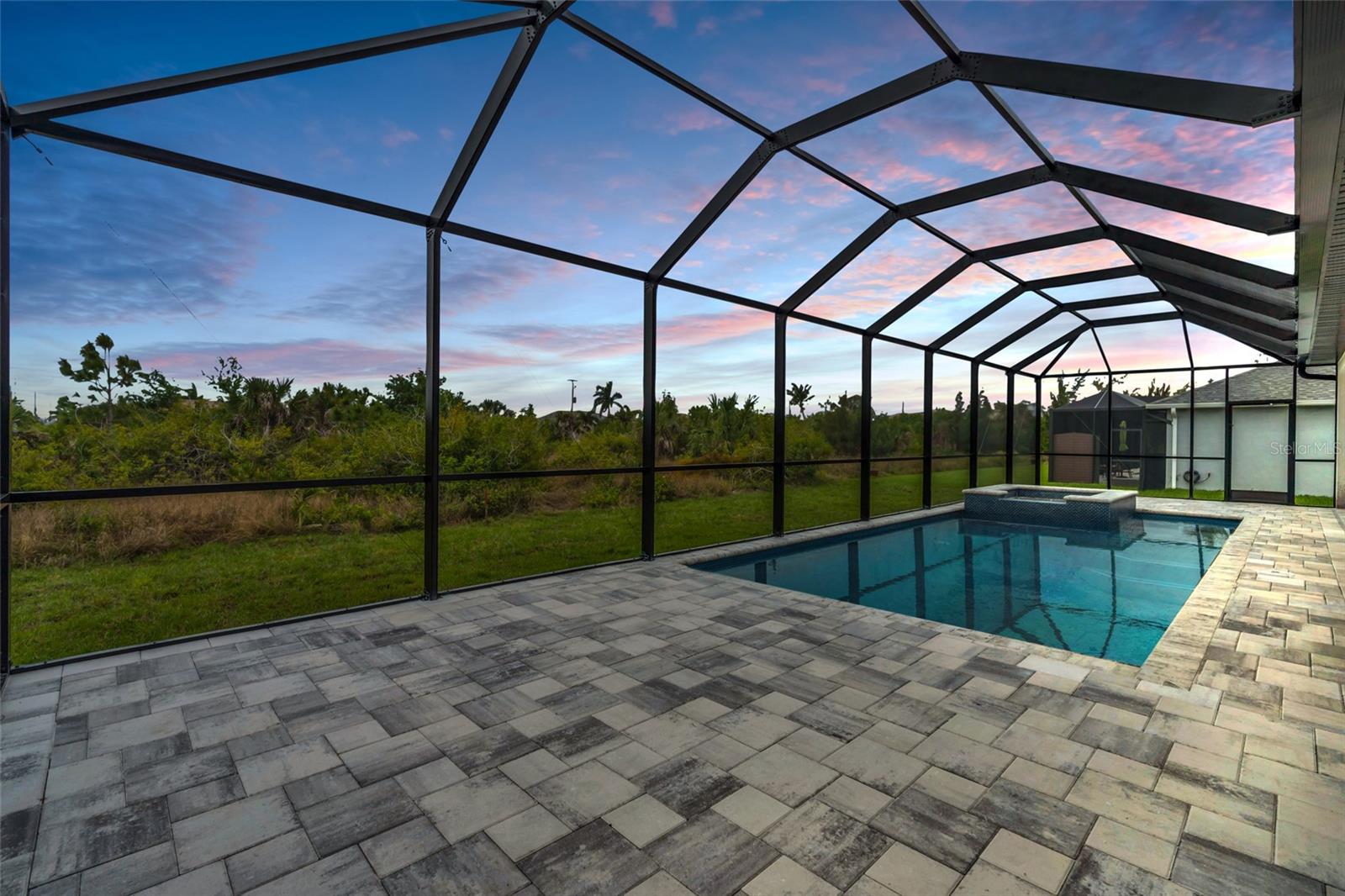15401 Aqua Cir Property Photo 9