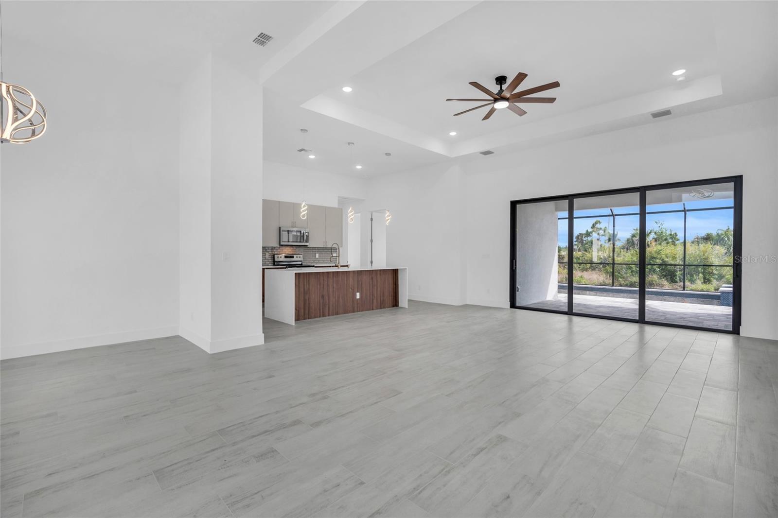15401 Aqua Cir Property Photo 20