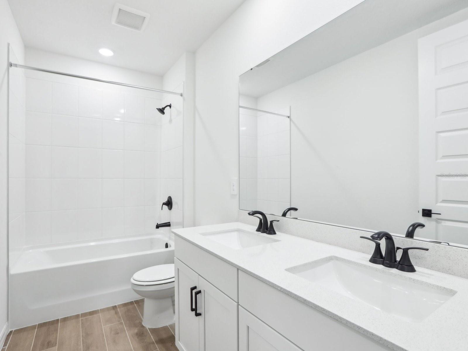 1705 Draughton Dr Property Photo 8