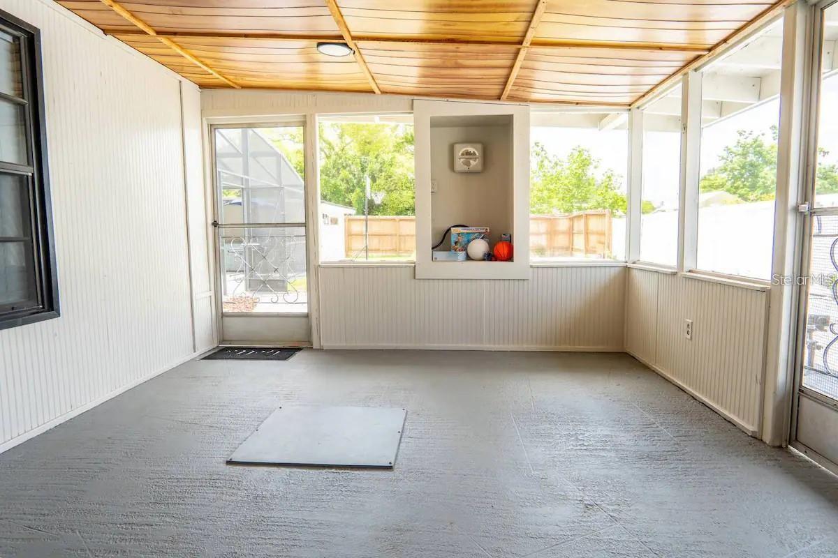 1118 Overdale St Property Photo 30