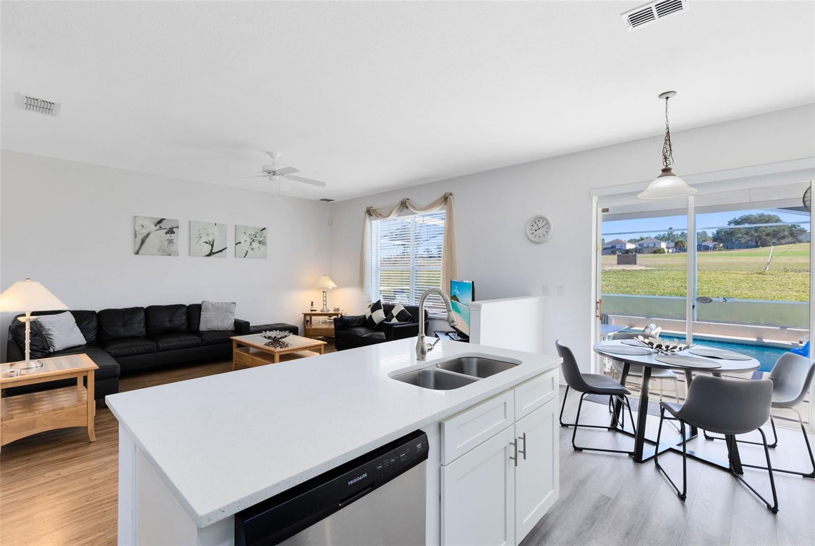 142 Birkdale St Property Photo 13