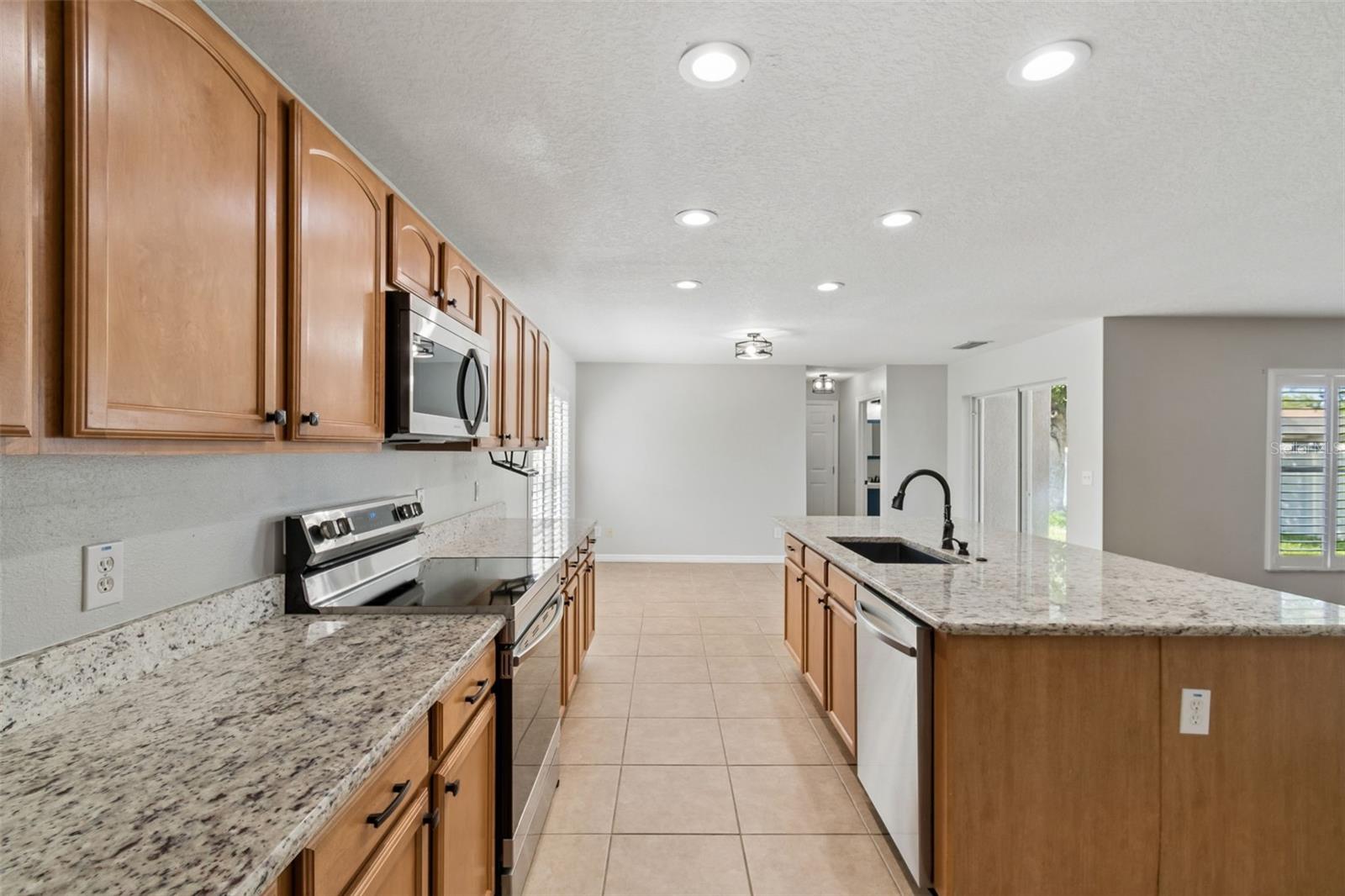 14759 Royal Poinciana Dr Property Photo 13