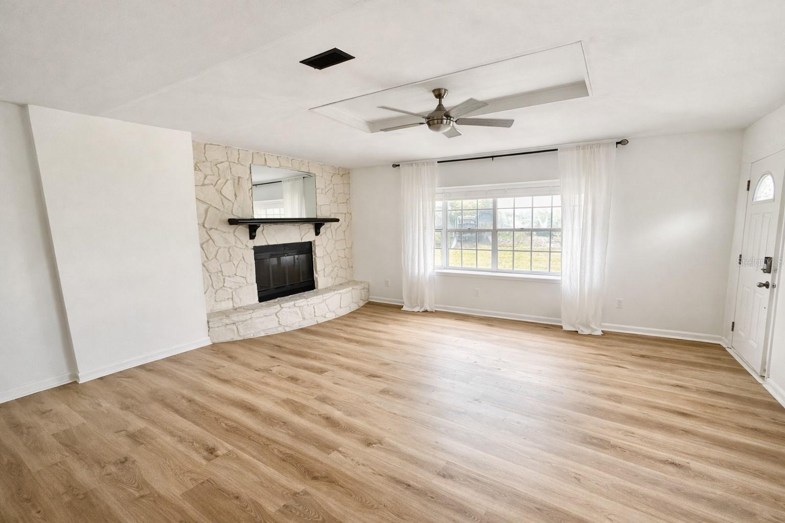 4128 Arcot Cir Property Photo 4