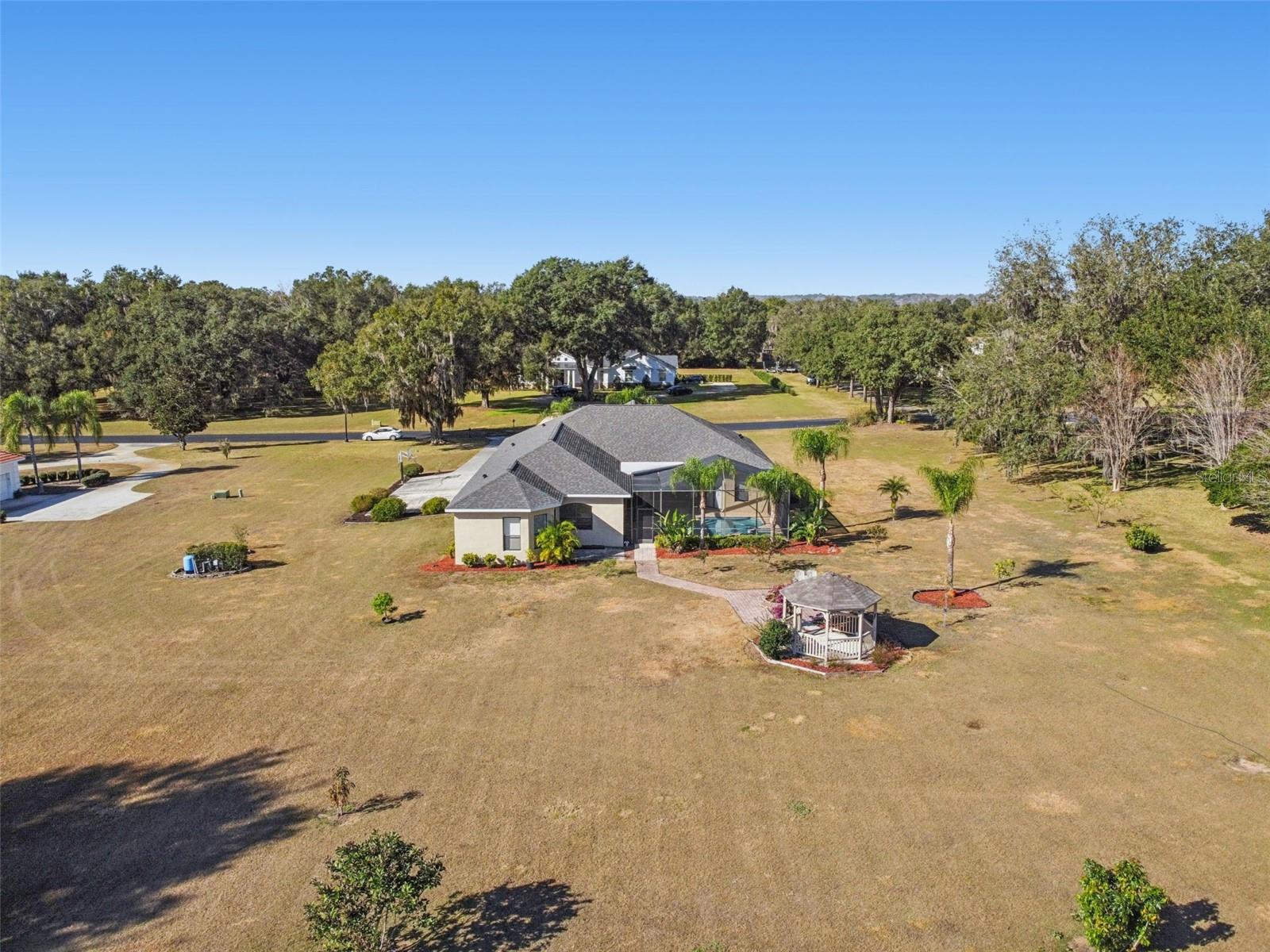 14308 Willow Run Property Photo 2