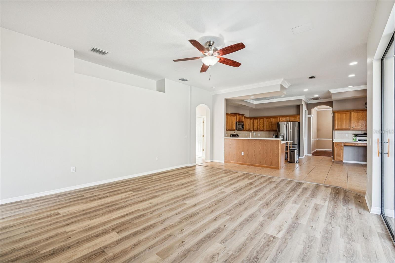 14308 Willow Run Property Photo 6