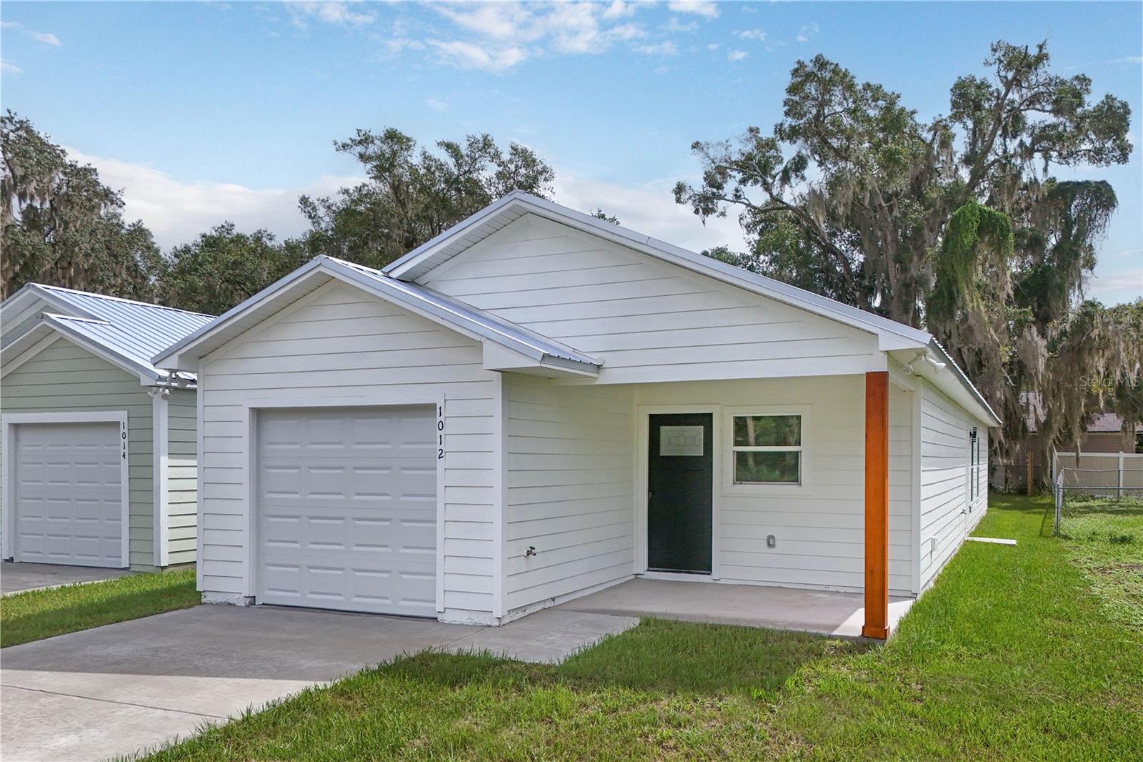 1012 E HAZZARD Property Photo 1