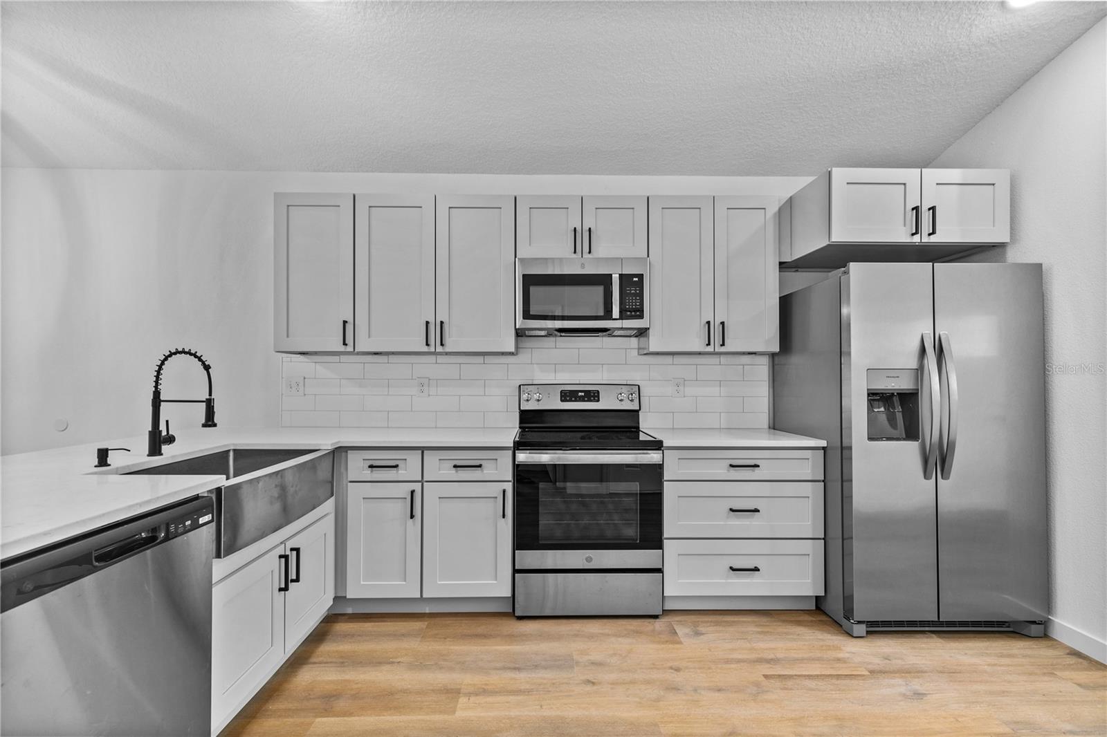 1012 E Hazzard Property Photo 6