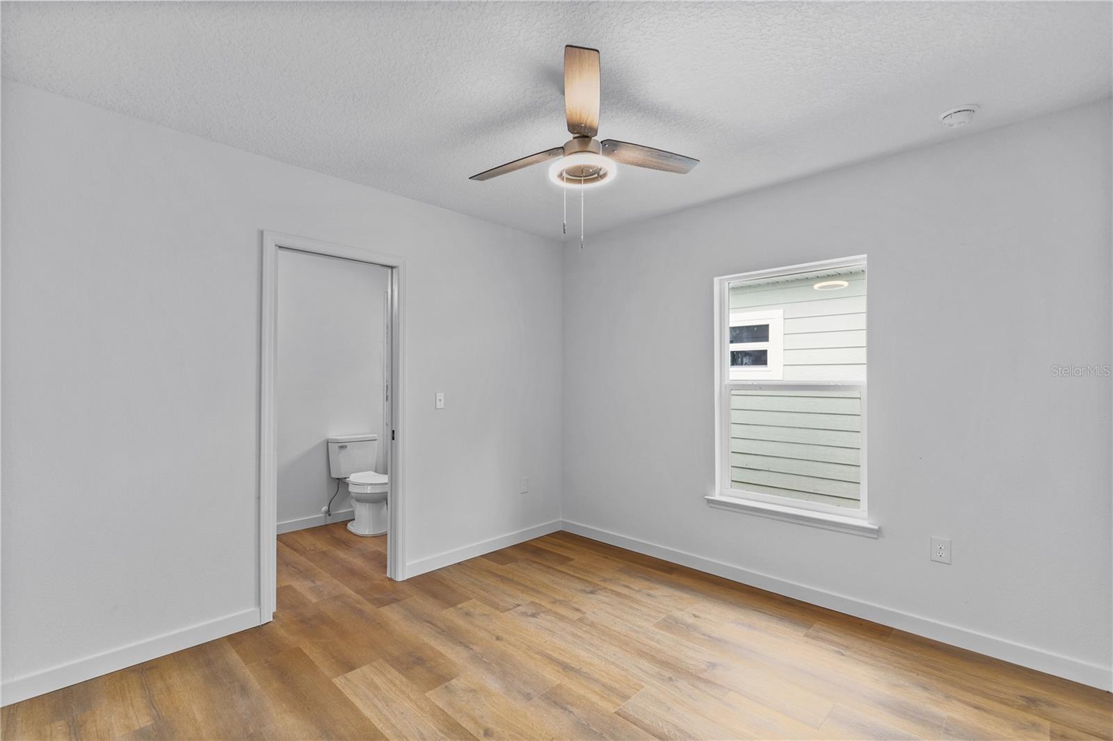 1012 E Hazzard Property Photo 12