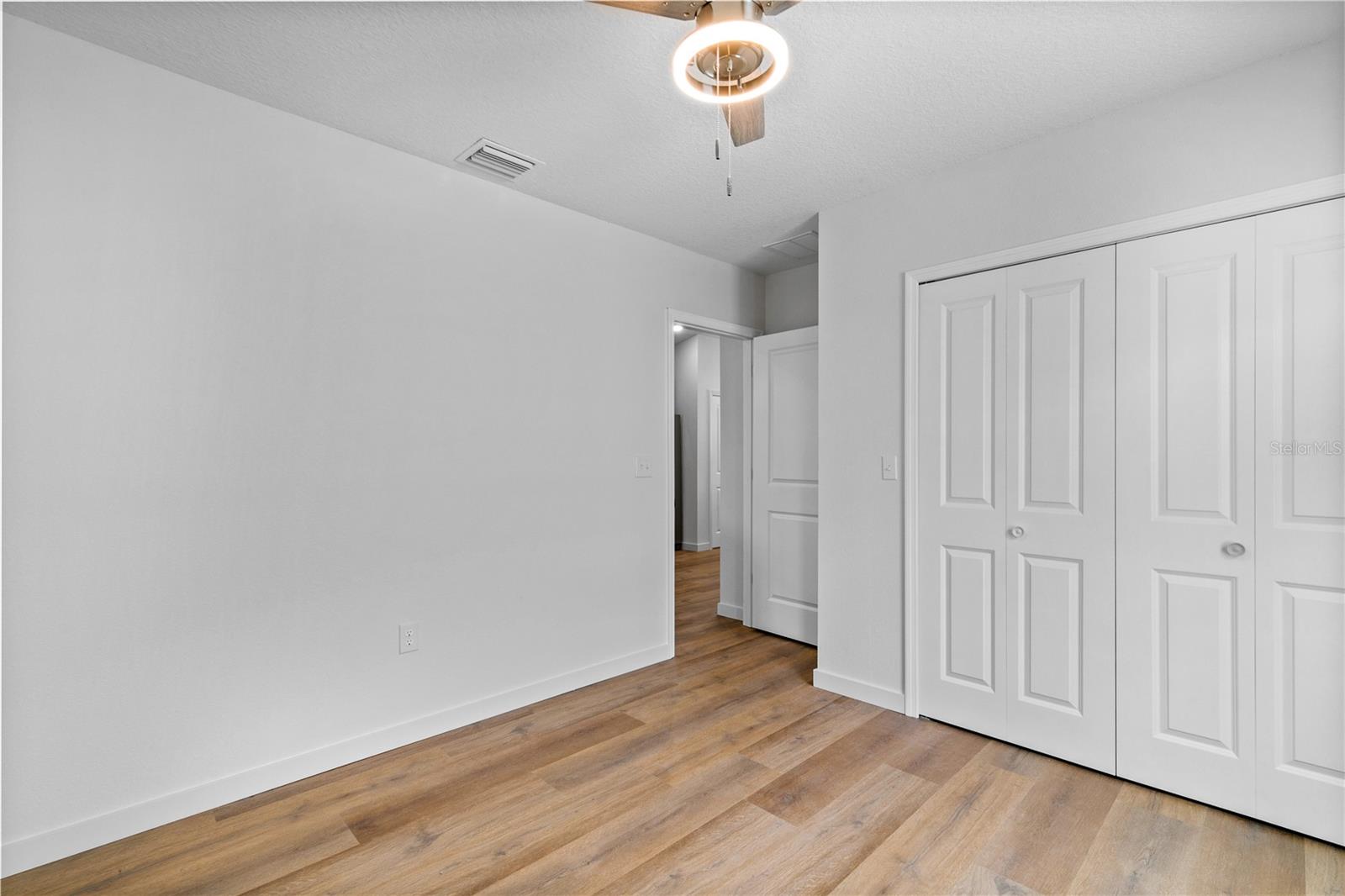 1012 E Hazzard Property Photo 17